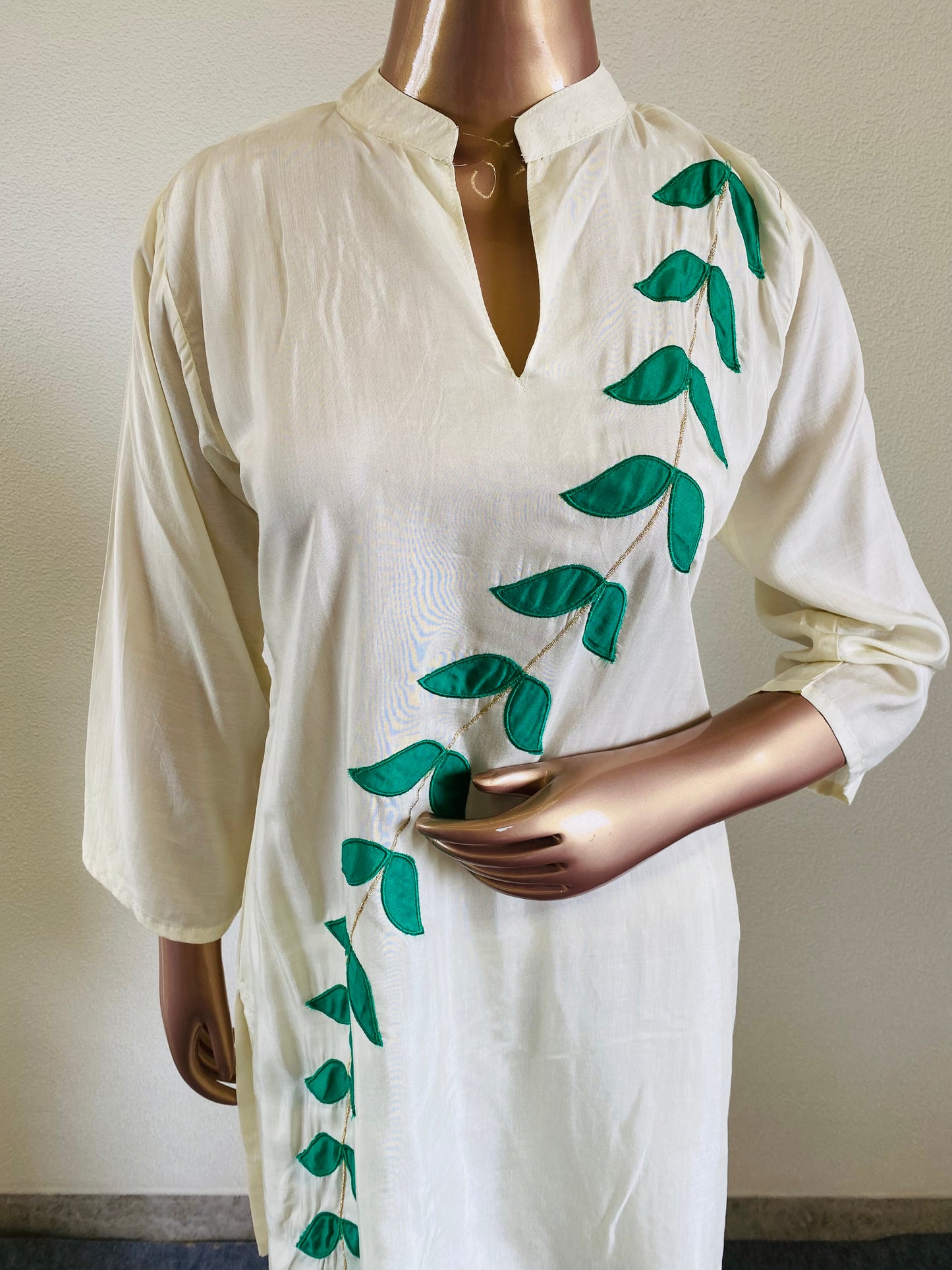 Muslin Coords with appliqued leaves- Ivory