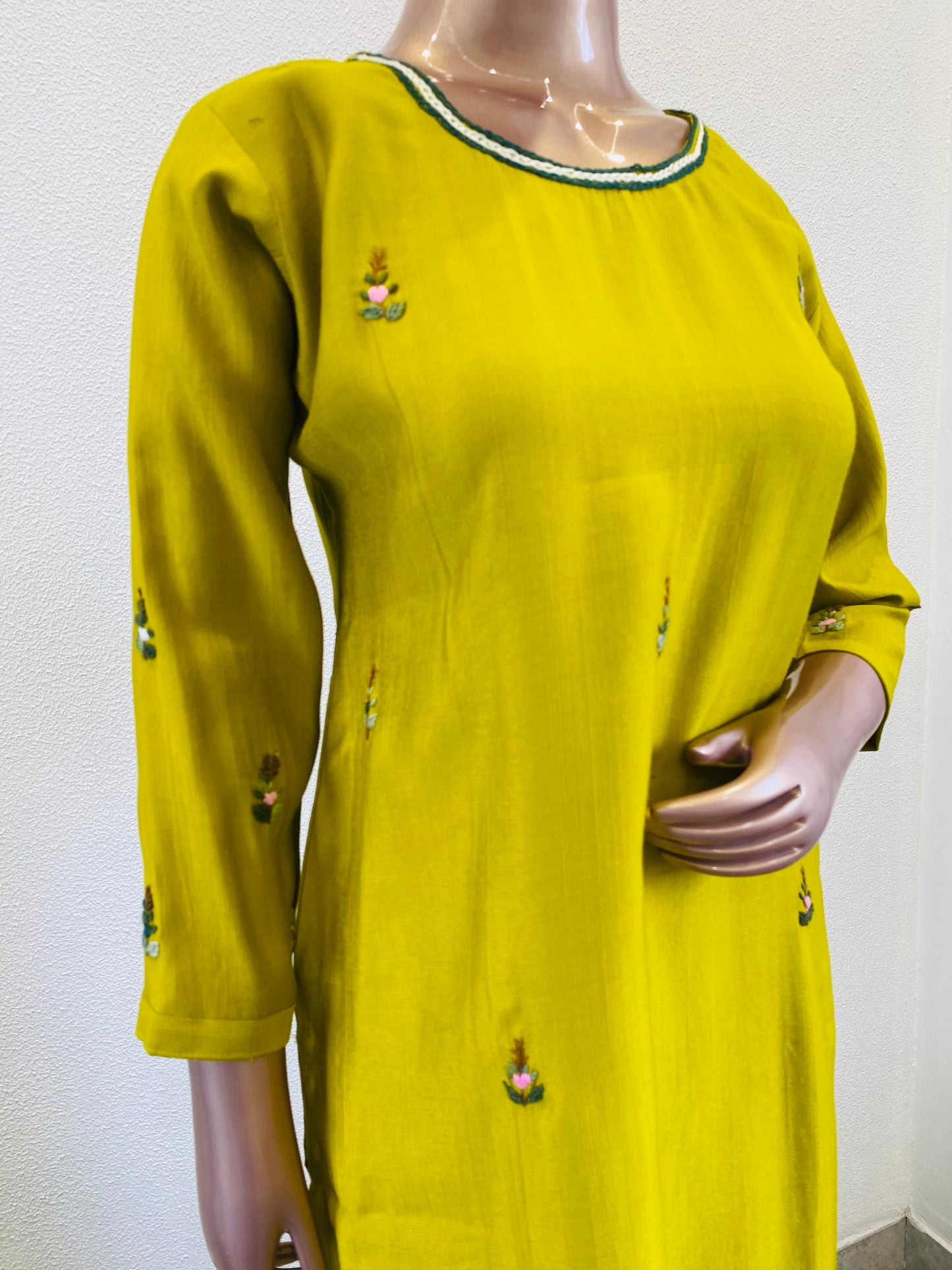 Hand Embroidered Kurta Pant Set