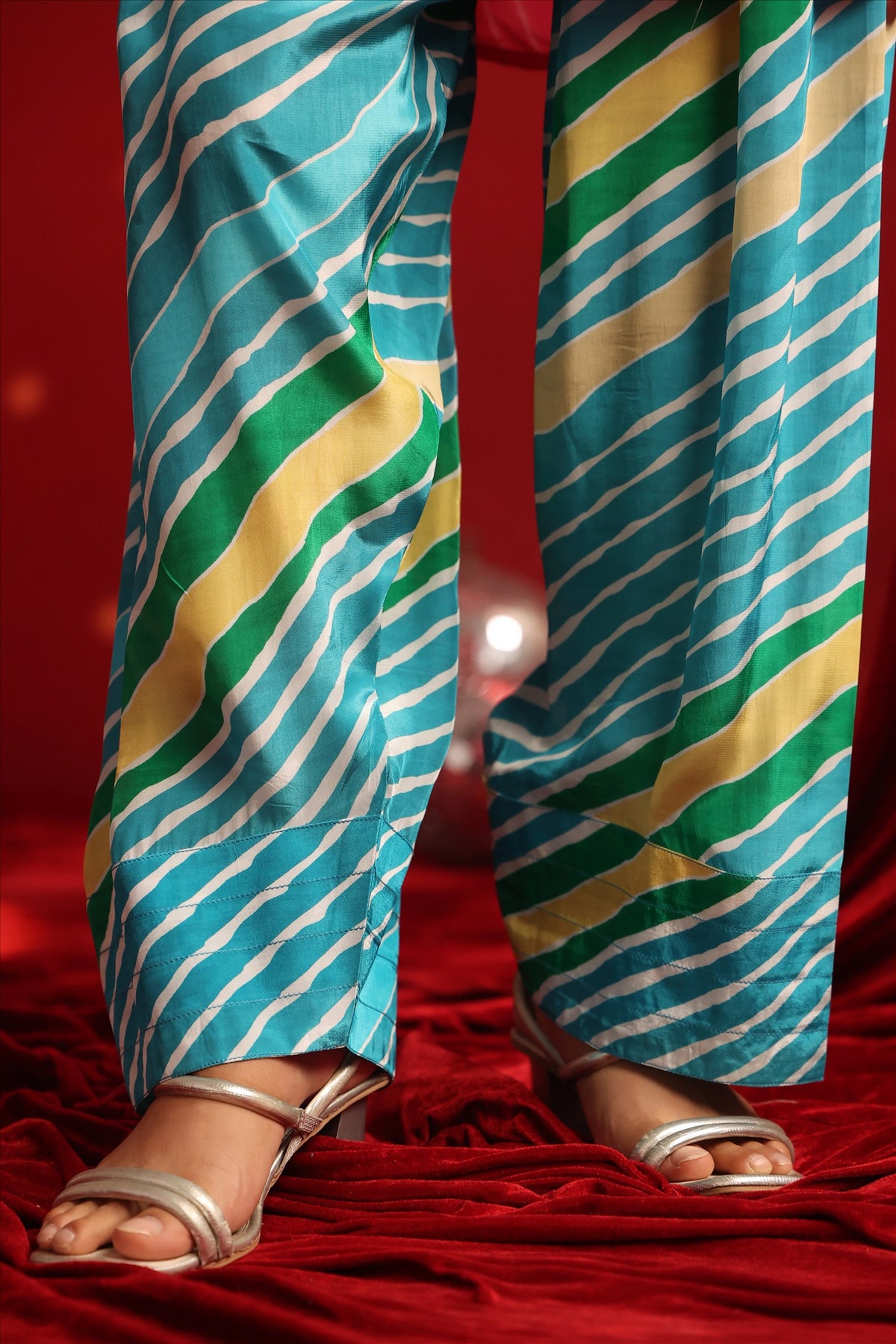 Zardozi Embroidered Yoke Bandhani Crepe Kurti with Contrast Farsi Pants