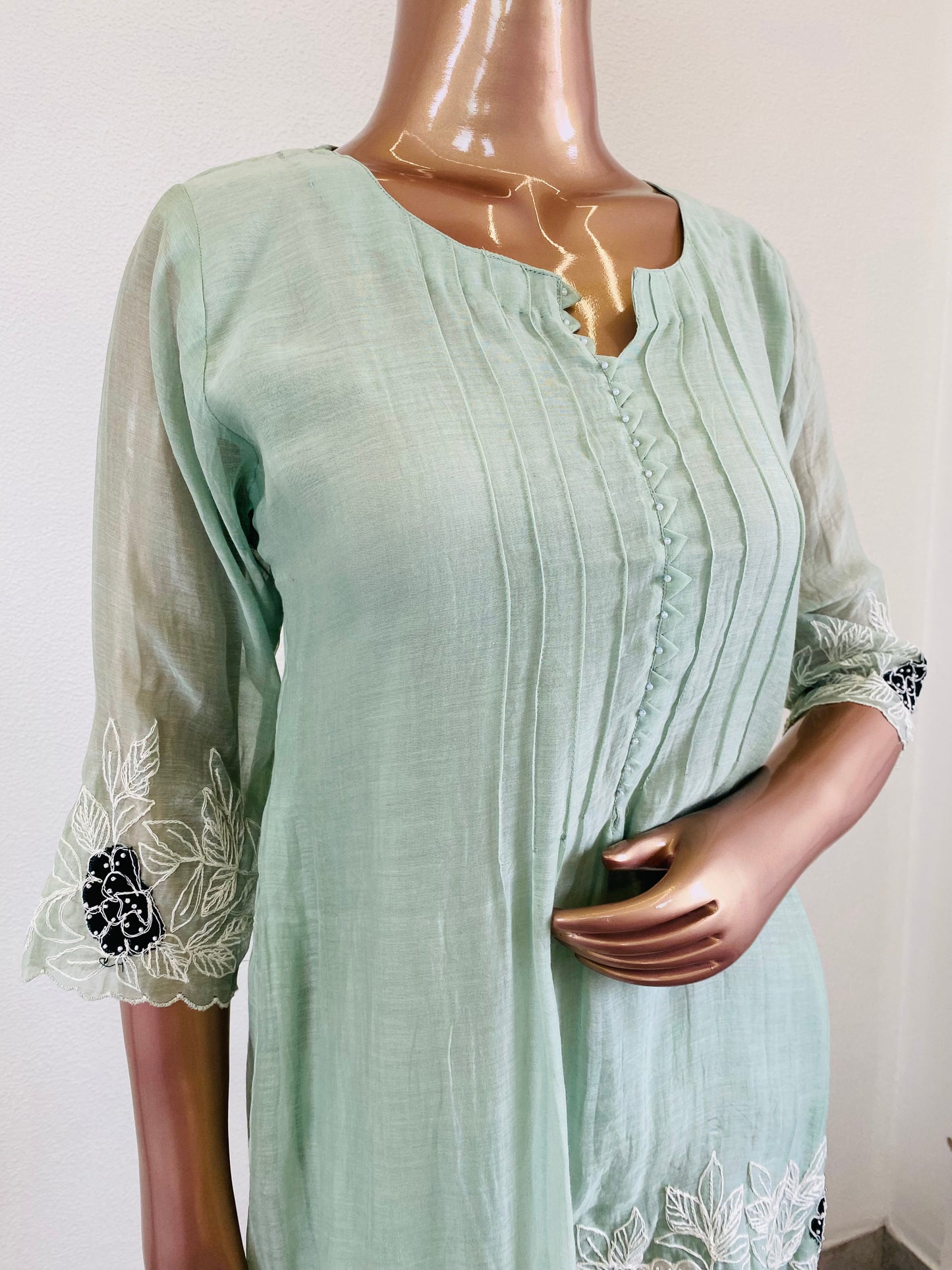 Mul Chanderi Coord Set with Aari & Appliqué Work