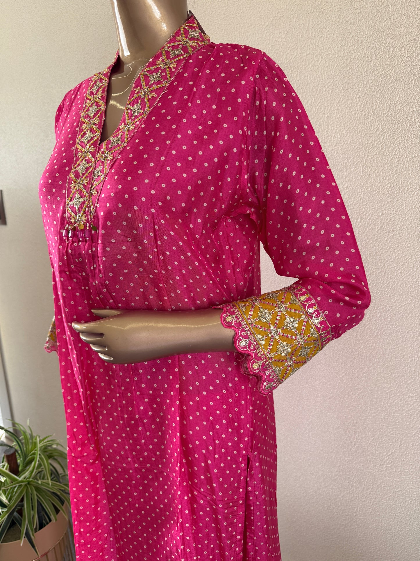 Bandhani Print Suit with Organza Dupatta - Pink