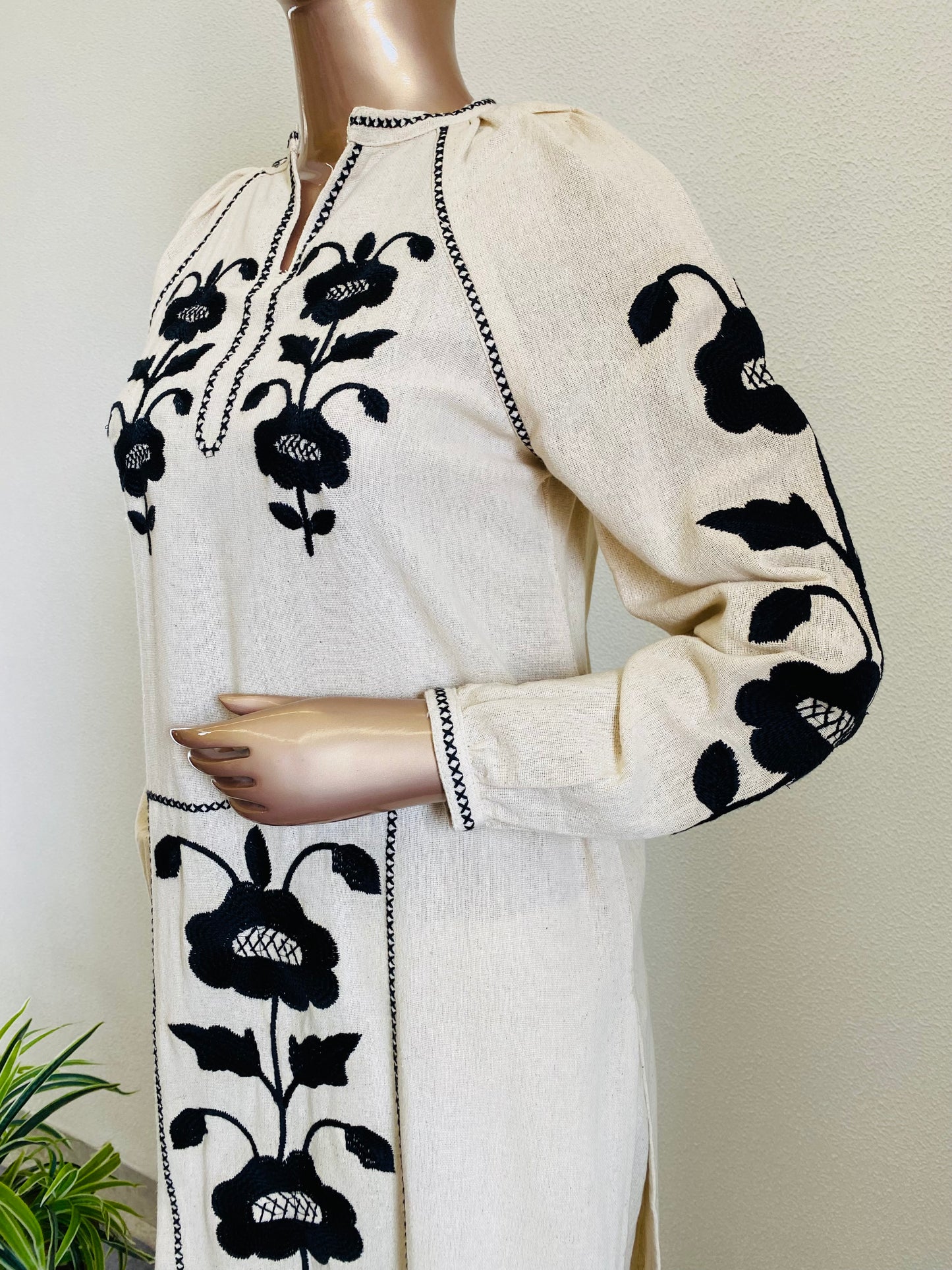 Embroidered Jute Kurta Pant Set