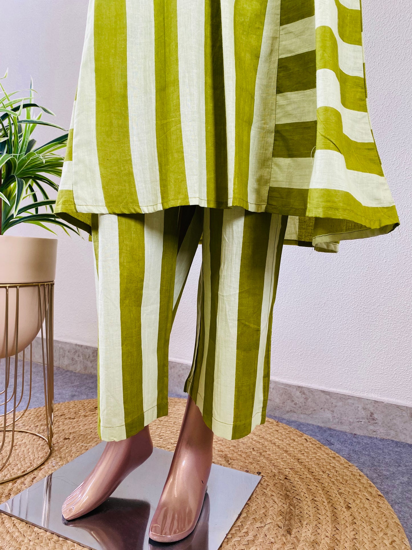 Cotton Kurta Pant Set with Stripe Print- Green