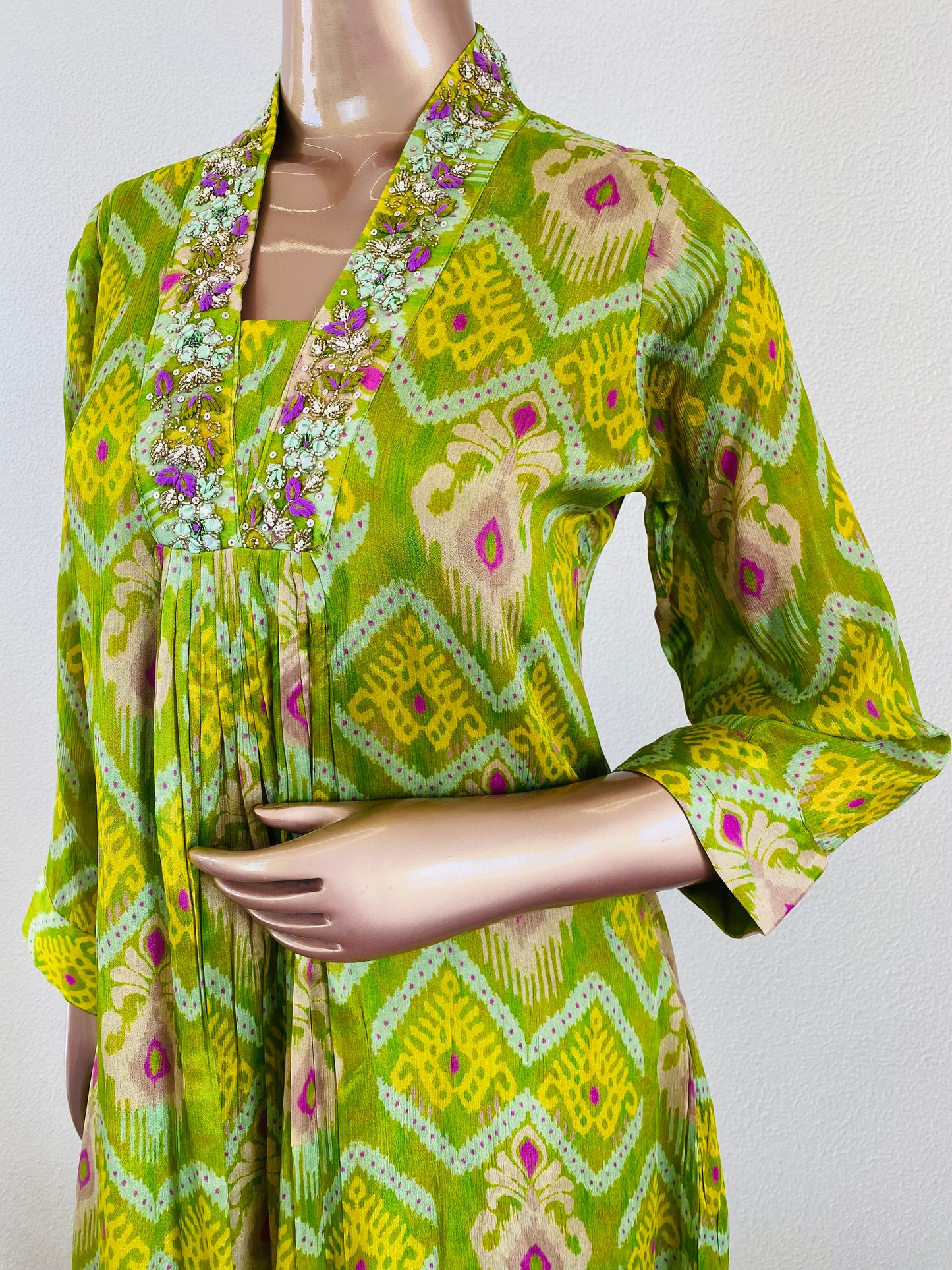 Chinon A-line suit Set with Embroidered Turn Collar
