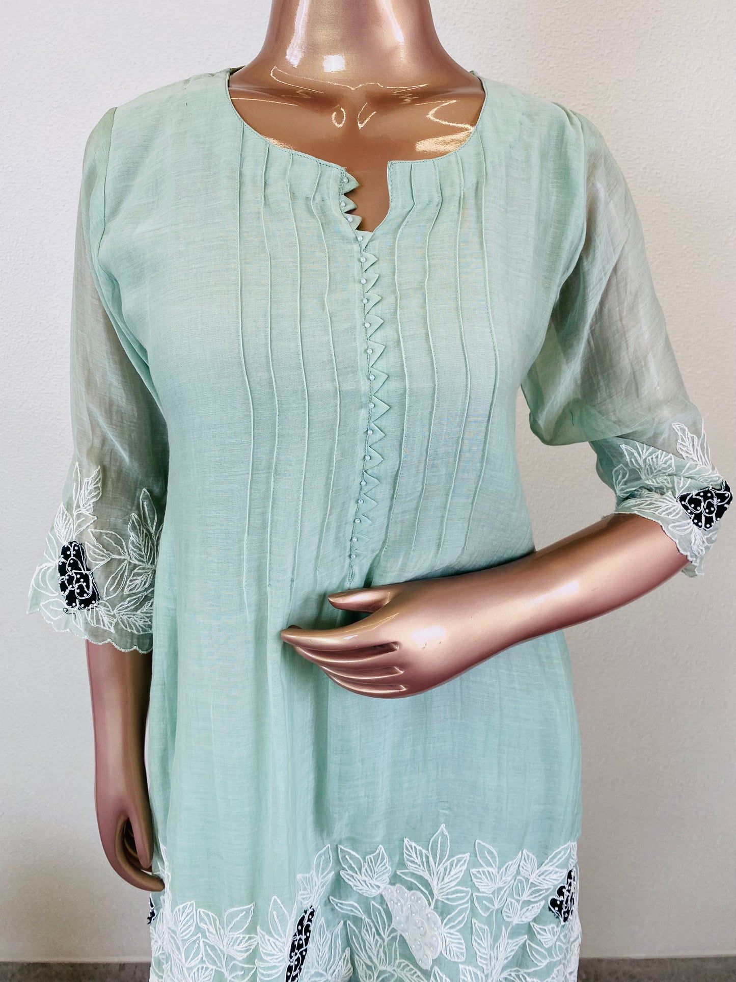 Mul Chanderi Coord Set with Aari & Appliqué Work