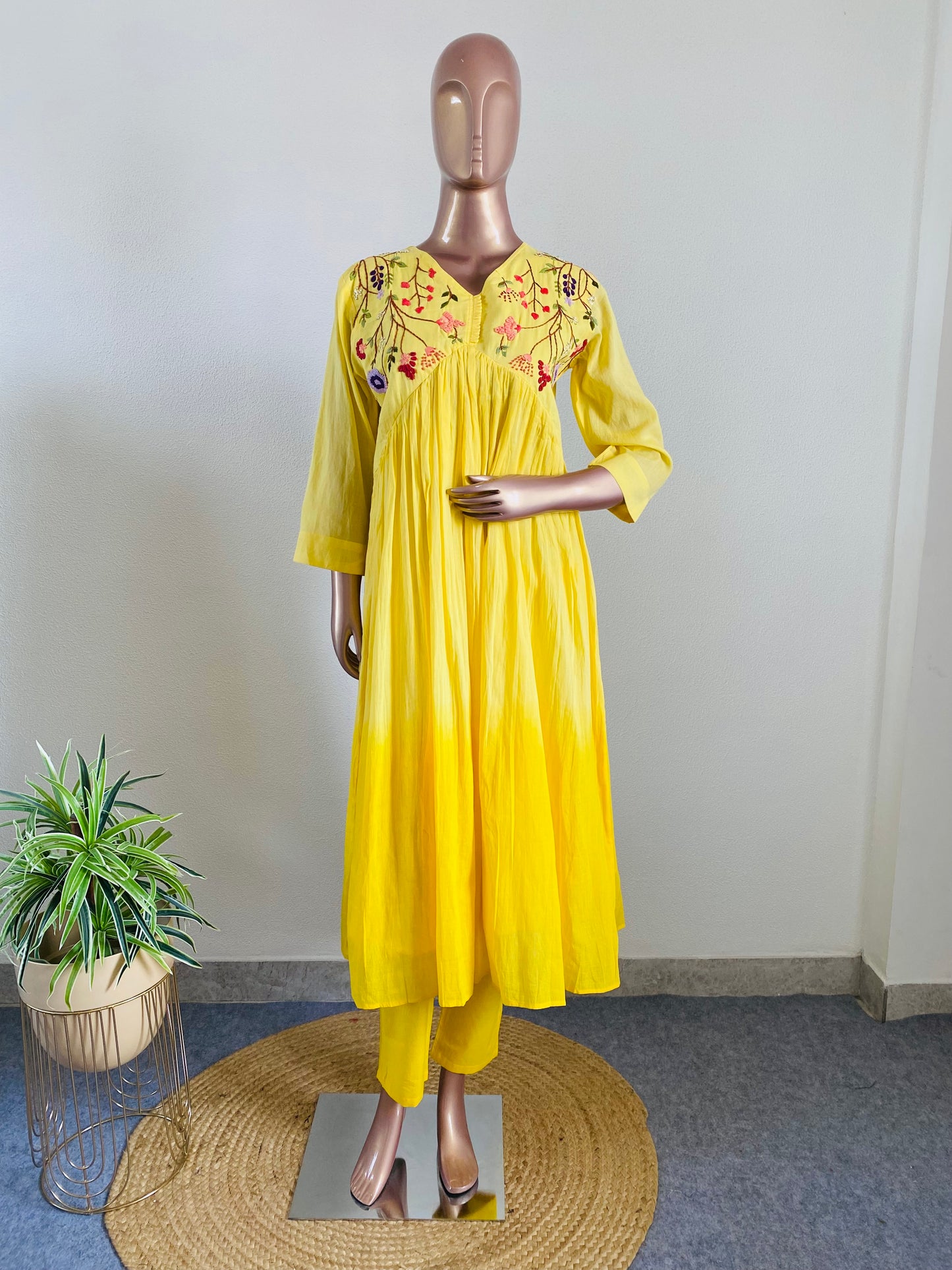 Hand Embroidered Mul Cotton Ombre Kurta Pant Set