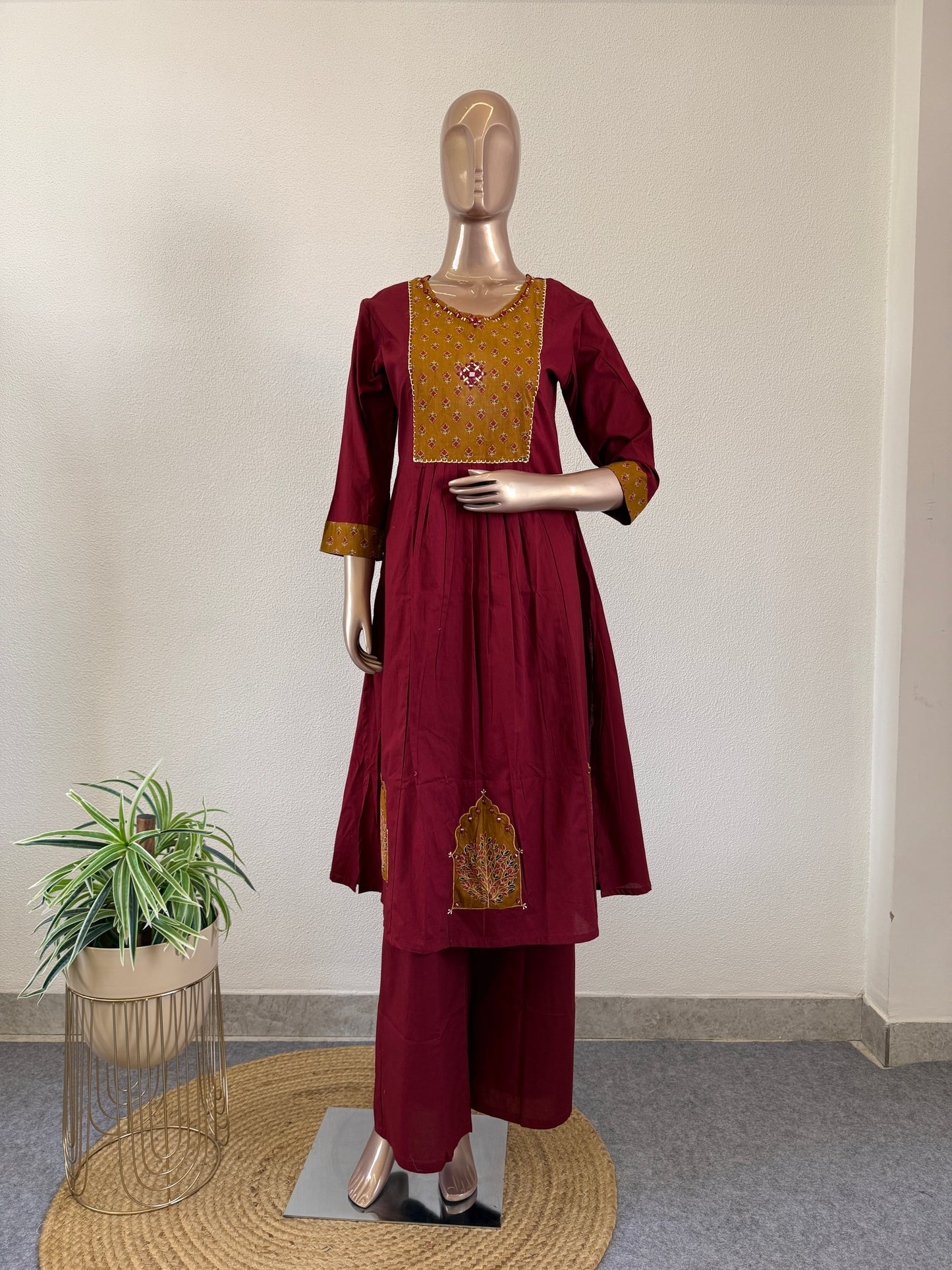 Patch work Gamthi Style Suit Set