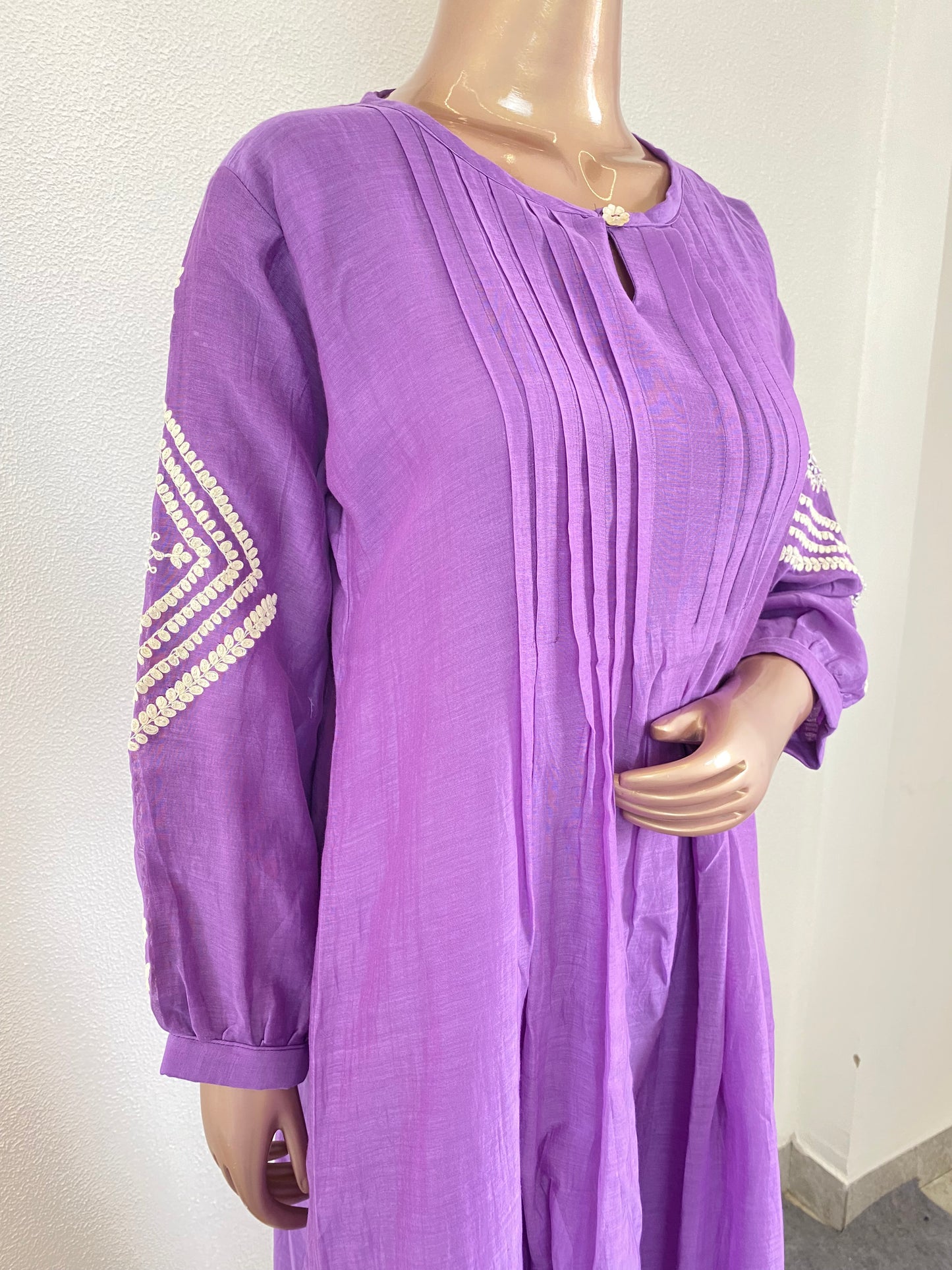 Mul chanderi Suit with Aari work on Sleeves