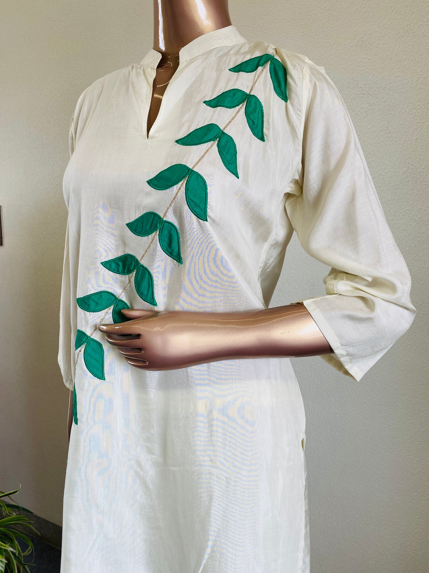 Muslin Coords with appliqued leaves- Ivory