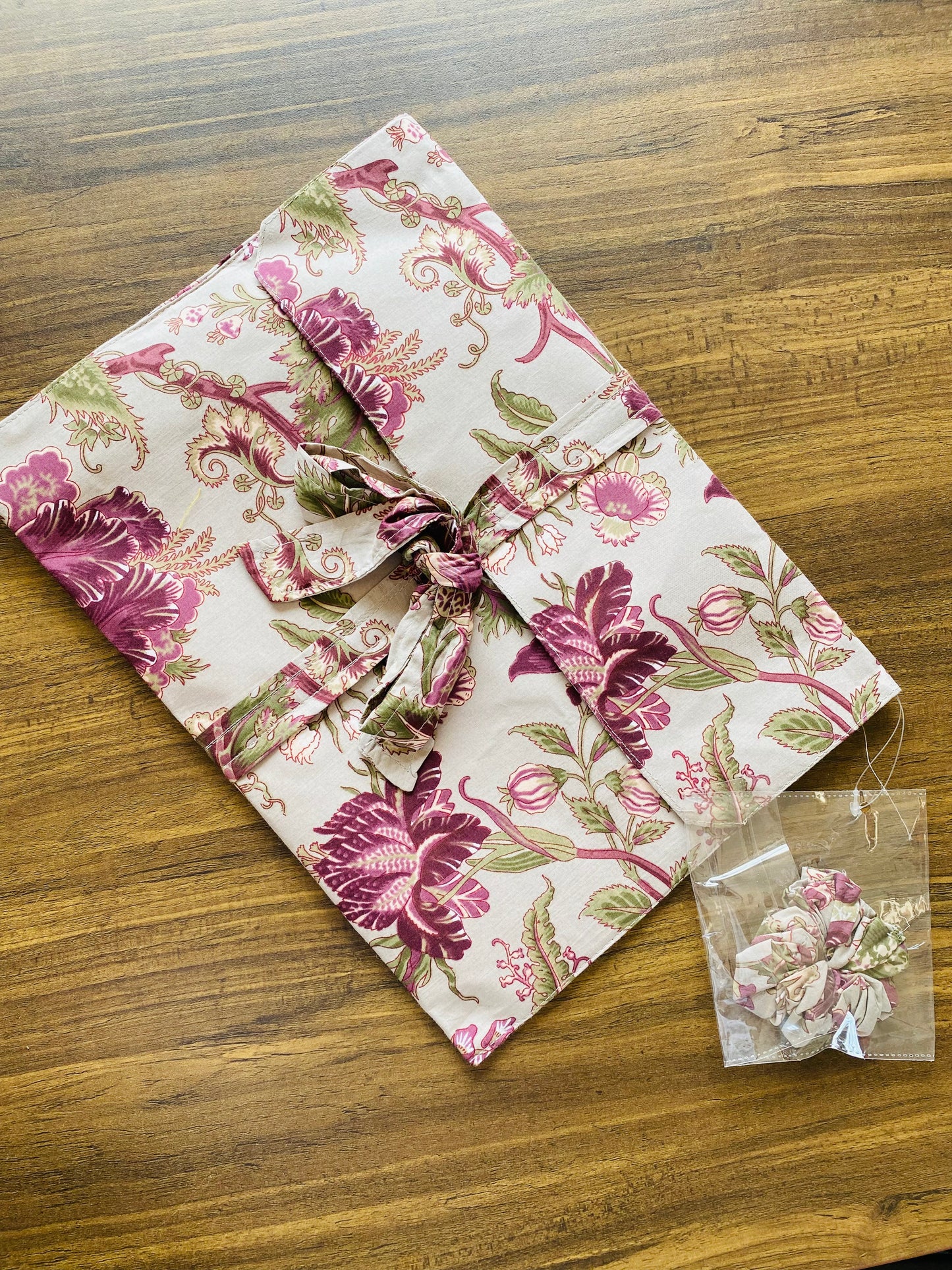 Lounge Wear With Purse & Scrunchie