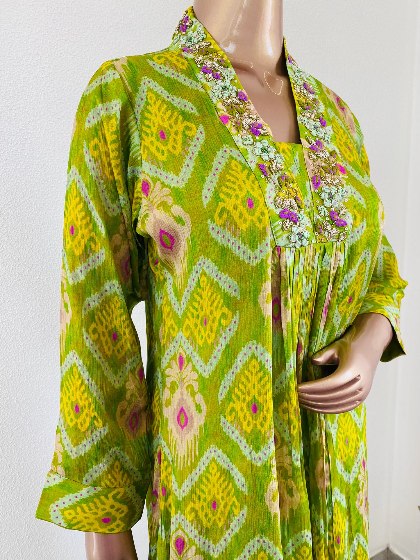 Chinon A-line suit Set with Embroidered Turn Collar