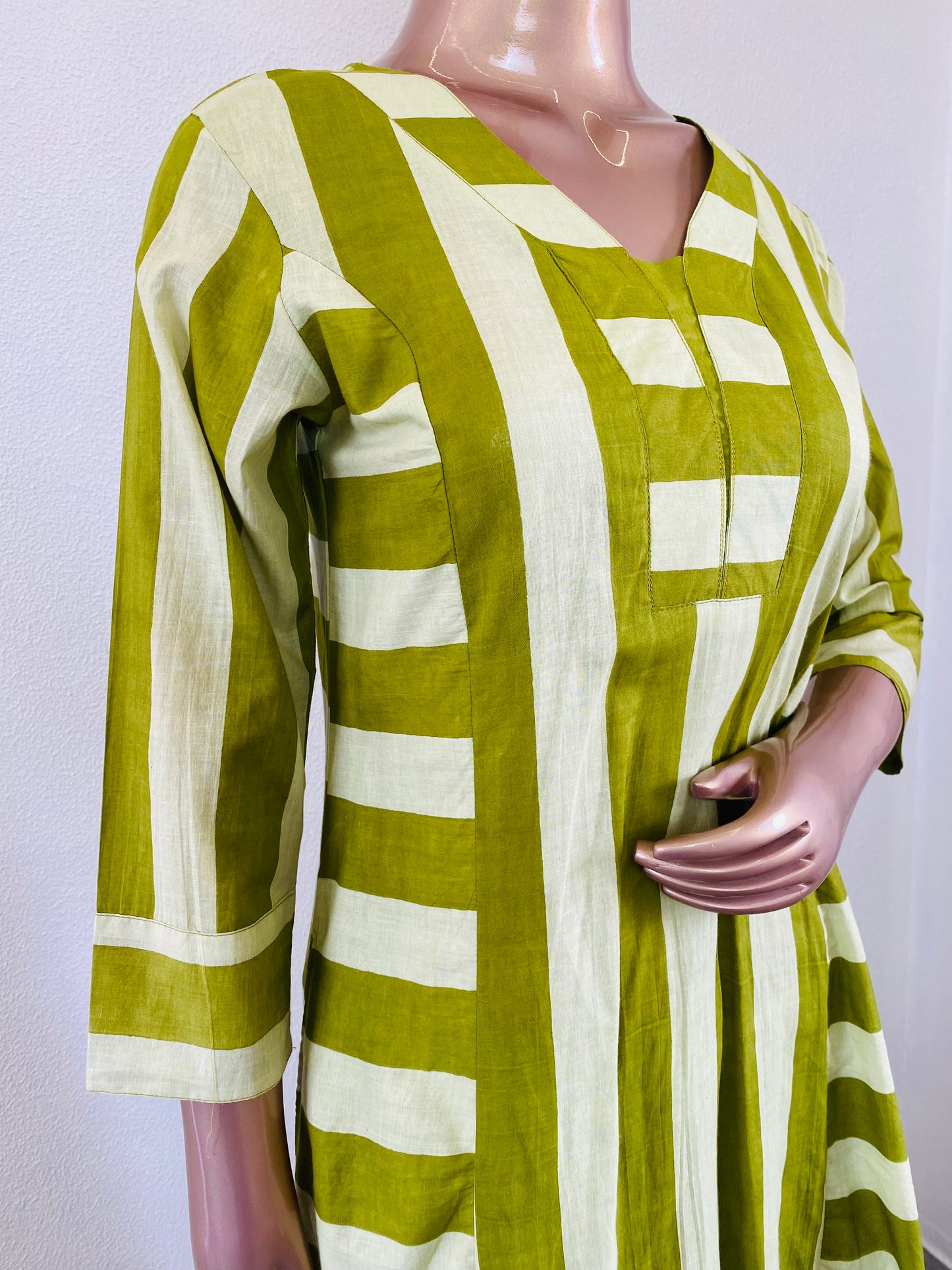 Cotton Kurta Pant Set with Stripe Print- Green
