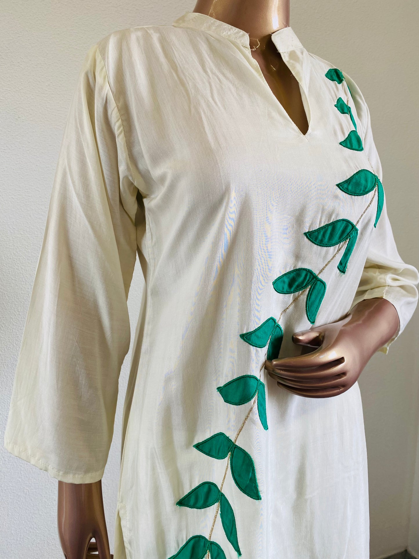 Muslin Coords with appliqued leaves- Ivory