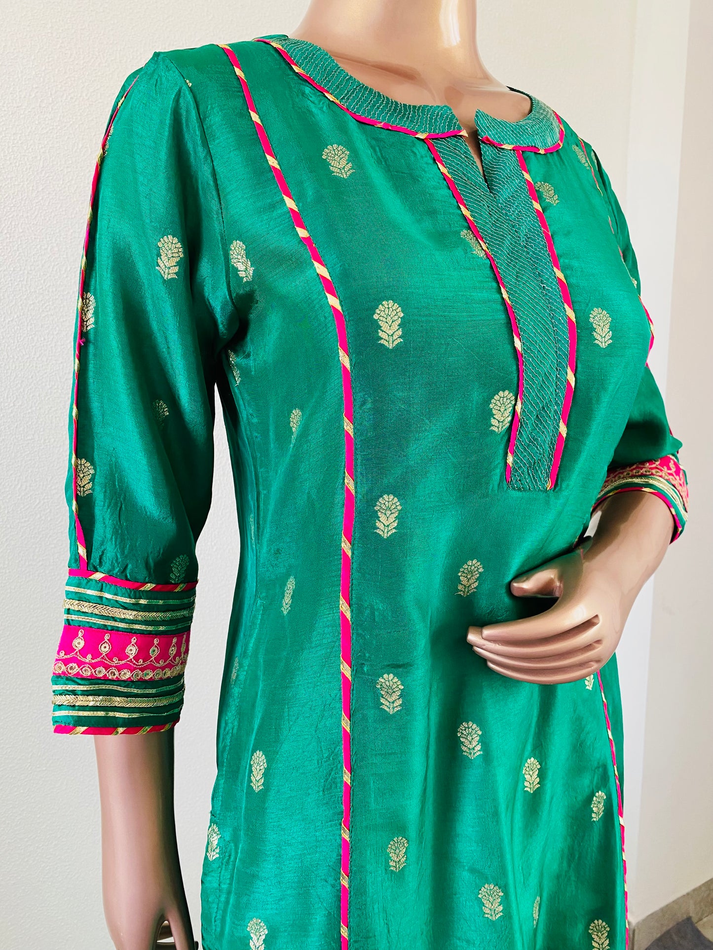 Pure Silk Hand Weaved Suit with Contrast Organza Dupatta