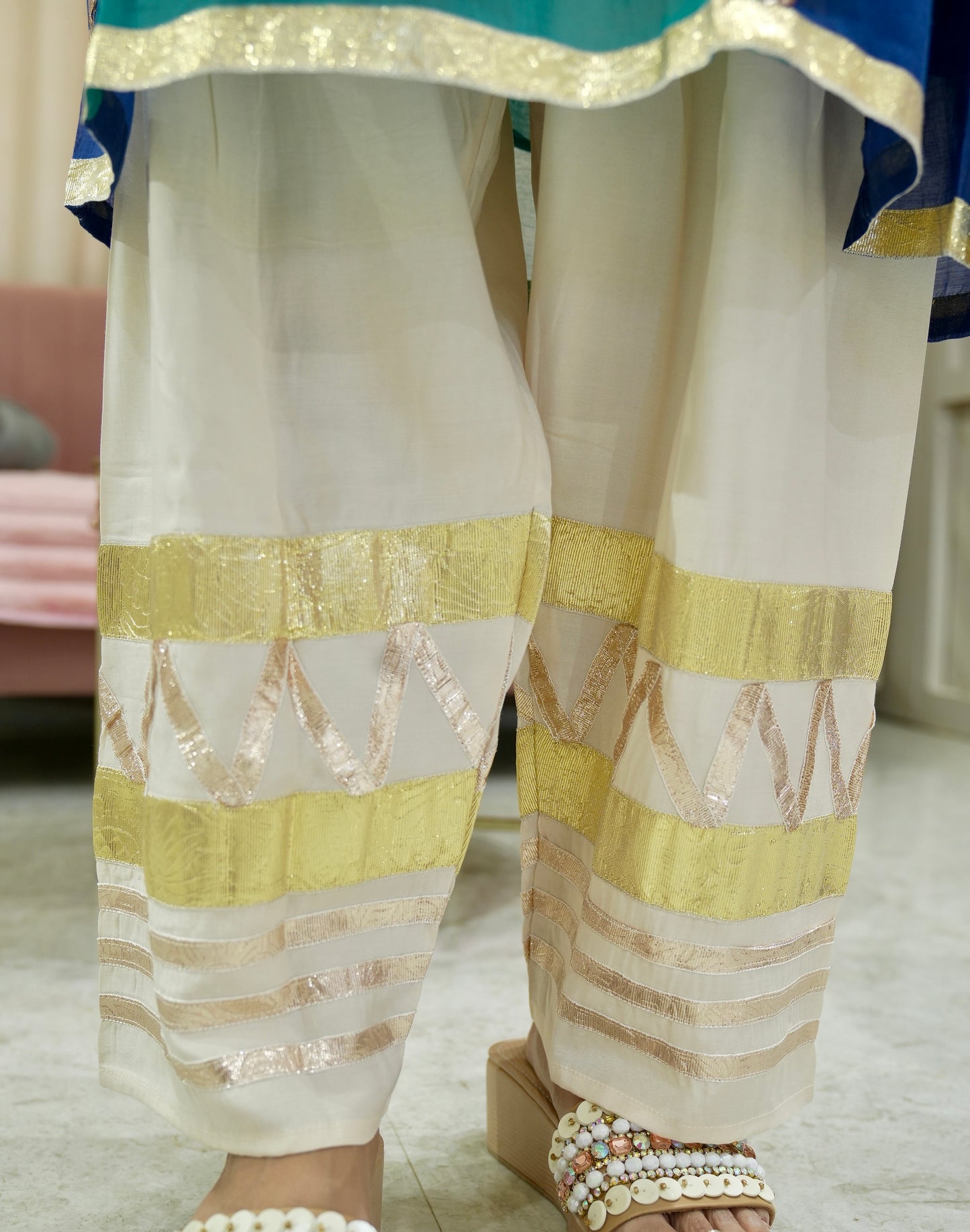 Kareena Kapoor Mul Chanderi Kurta with Farsi Salwar