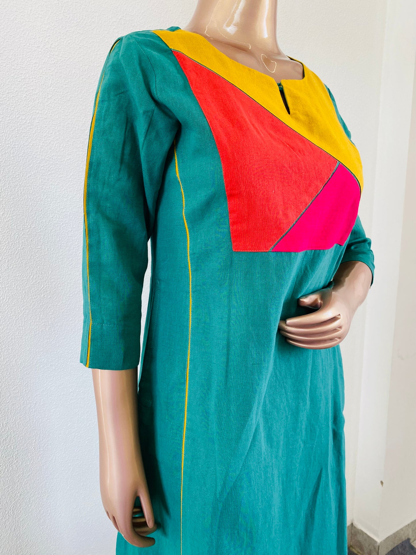 Color Block Linen Kurta Pant Set - Green