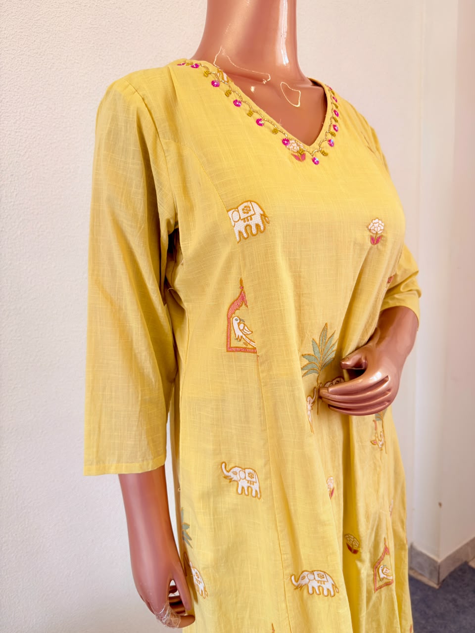 Pichwai Embriodered Cotton Suit Set with V Neckline