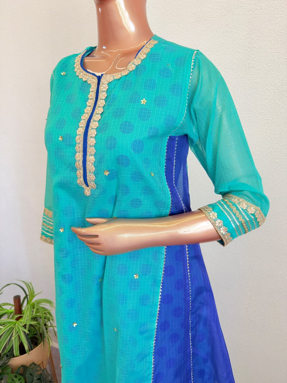 Lace Neckline Kota Doriya Kurta Set with Polka Dot Farsi Salwar & Inner