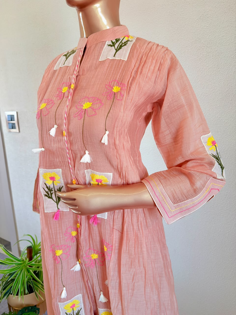 Floral Applique & Pin-Tucked Mul Chanderi Suit Set