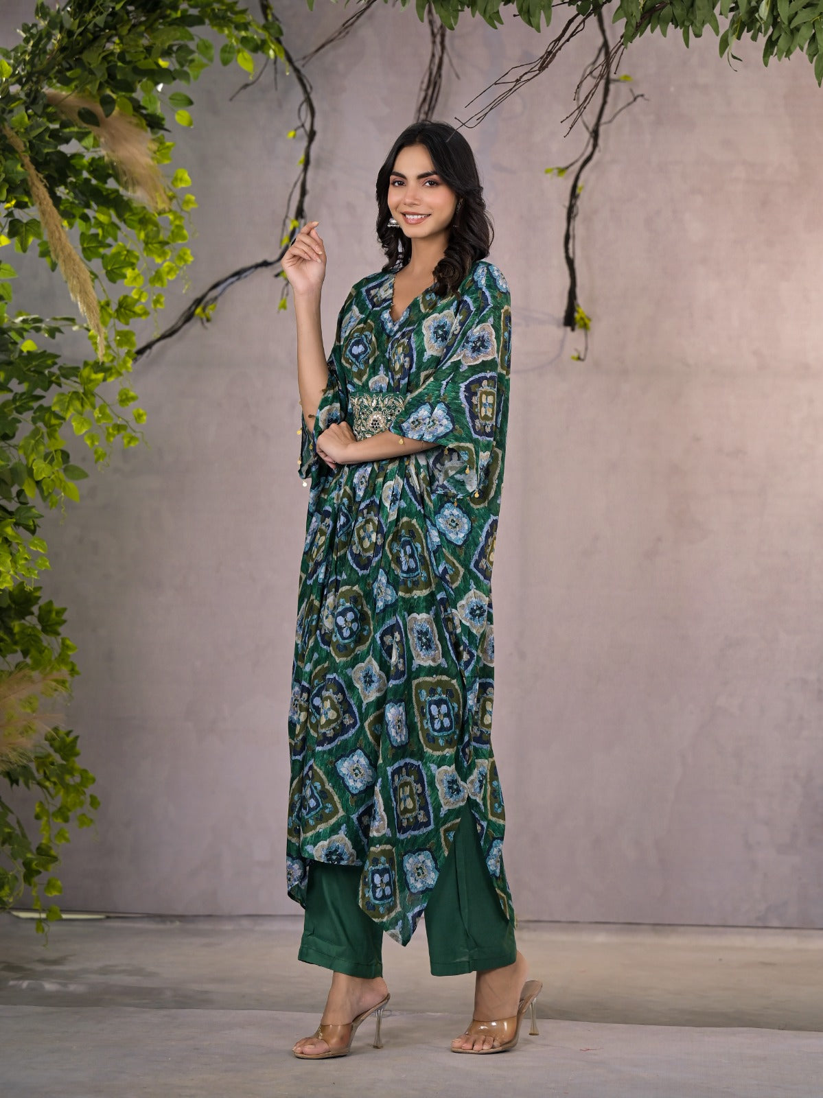Chinon Kaftan Set with Broch