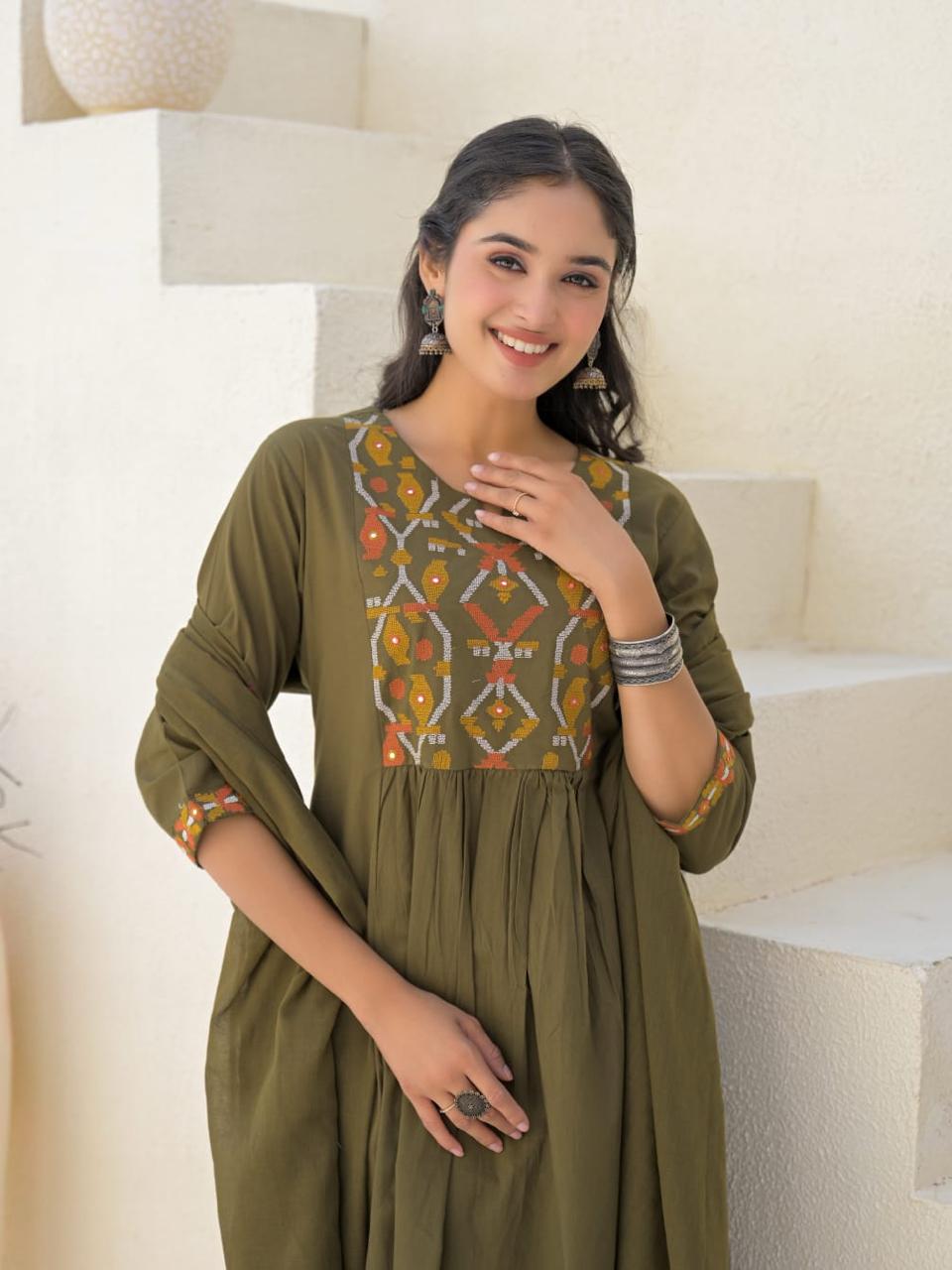Slub Cotton Suit Set with Embroidered Yoke