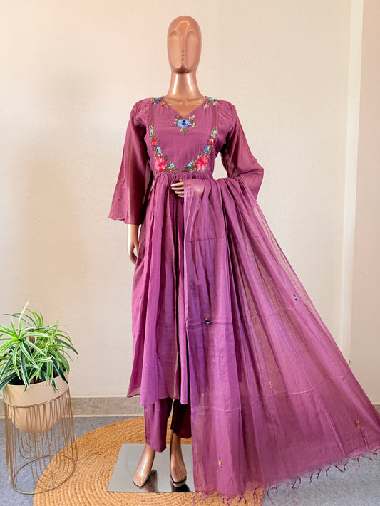 Mul chanderi suit set with Thread work