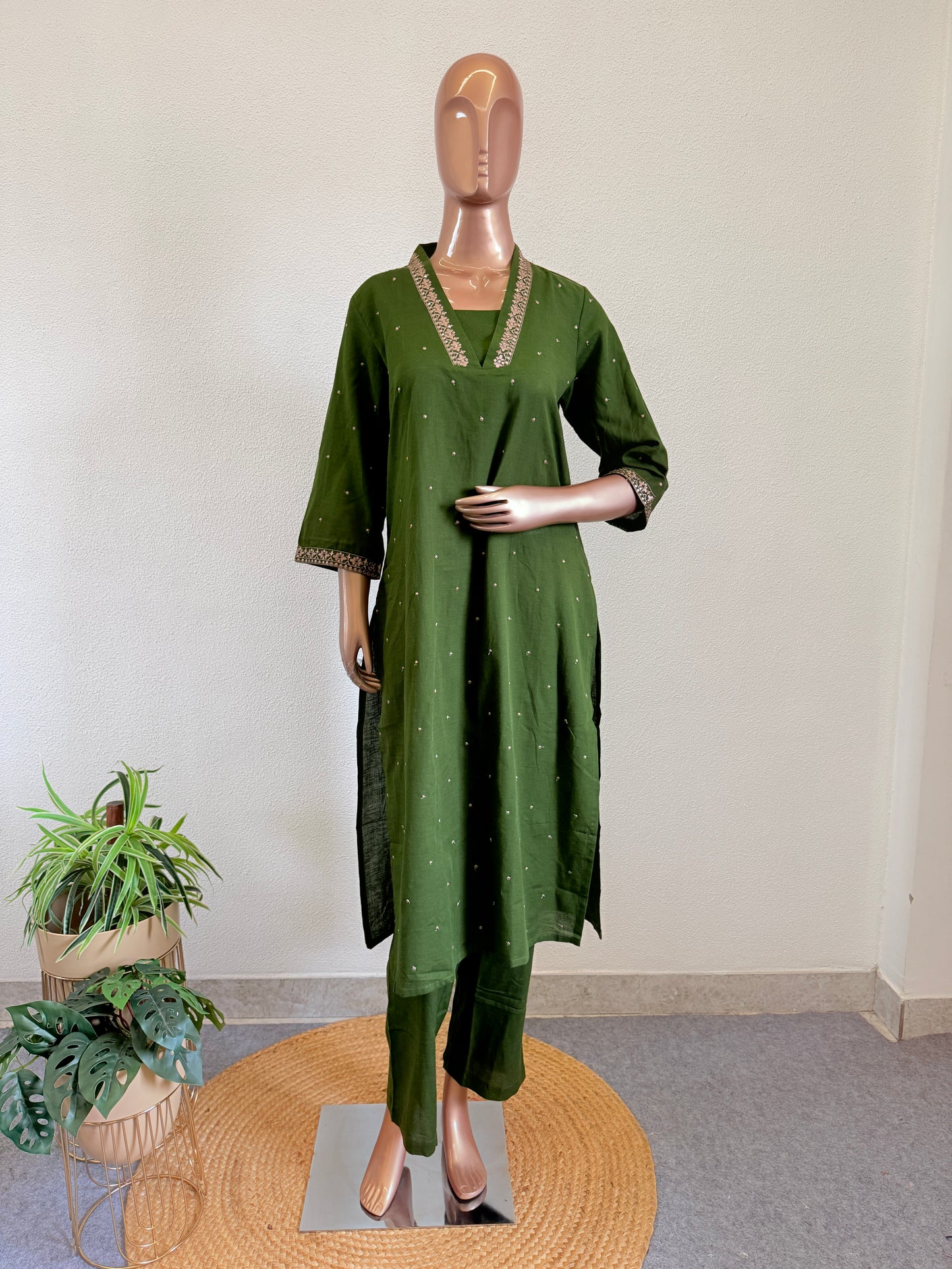 Embroidered V-Neck Linen Suit Set with Trousers & Zari Border Dupatta