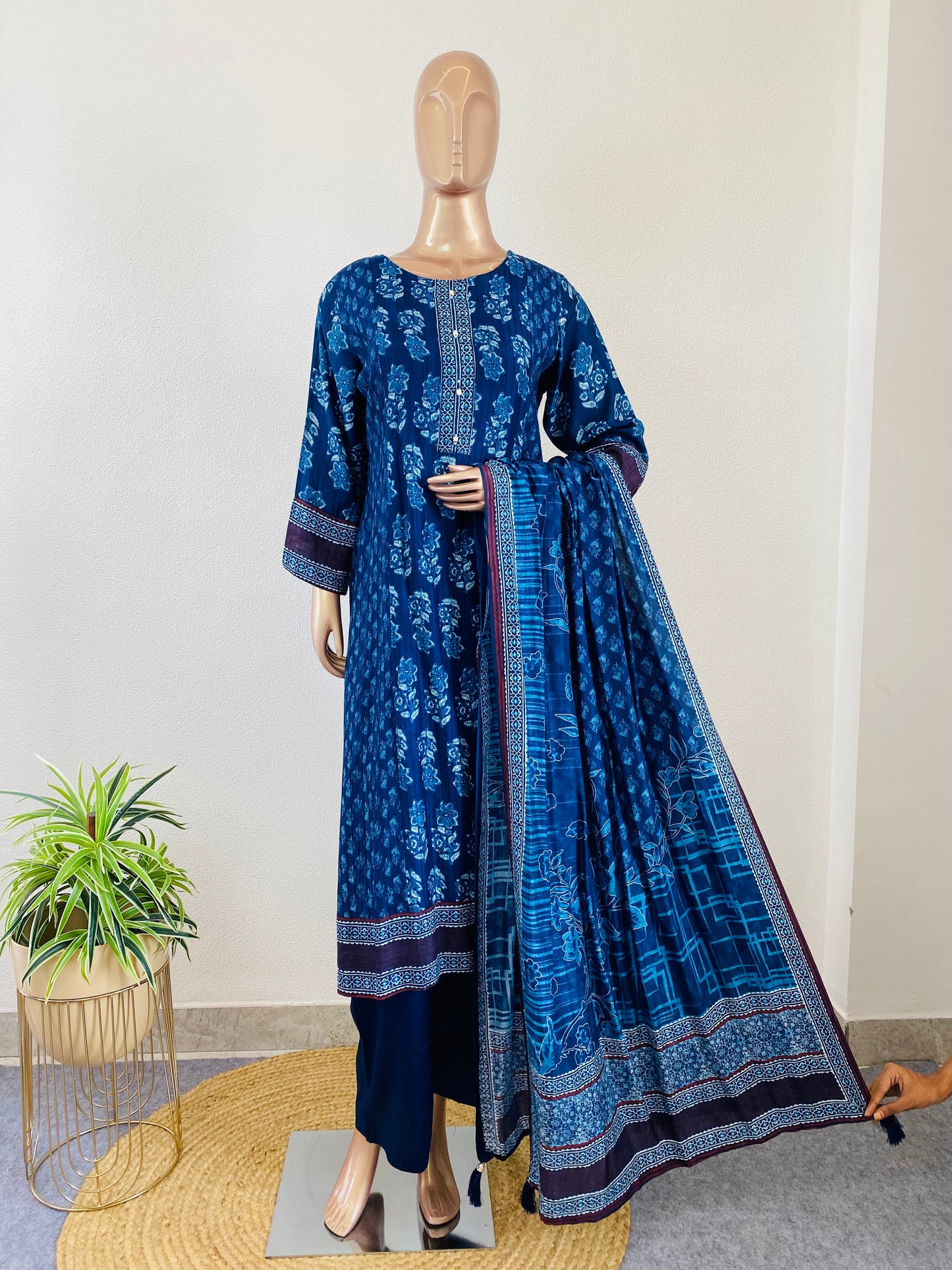 Digitally Printed Indigo Dola Silk Suit Set