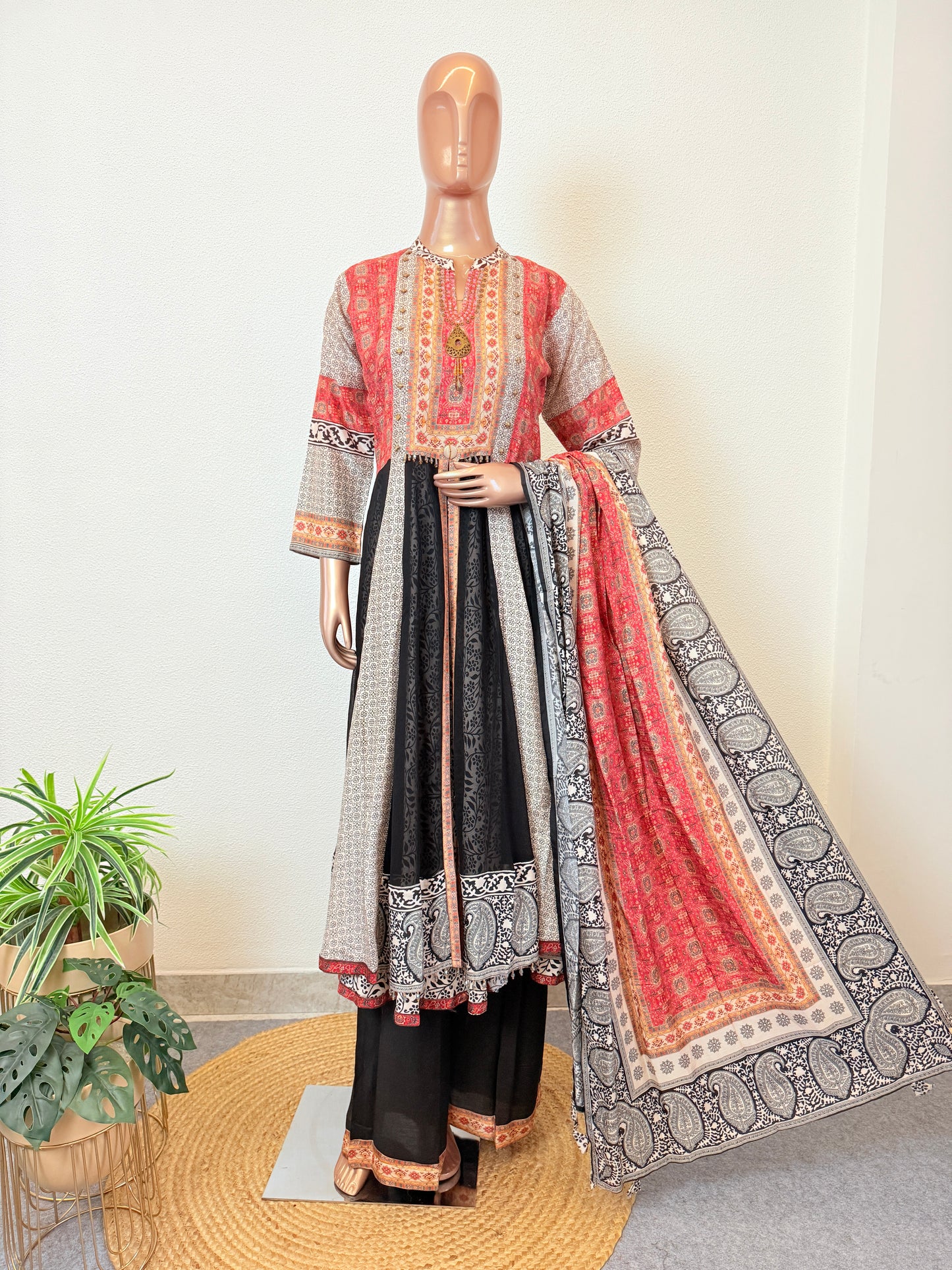 Premium Pure Georgette and Dola Silk Suit Set- Black