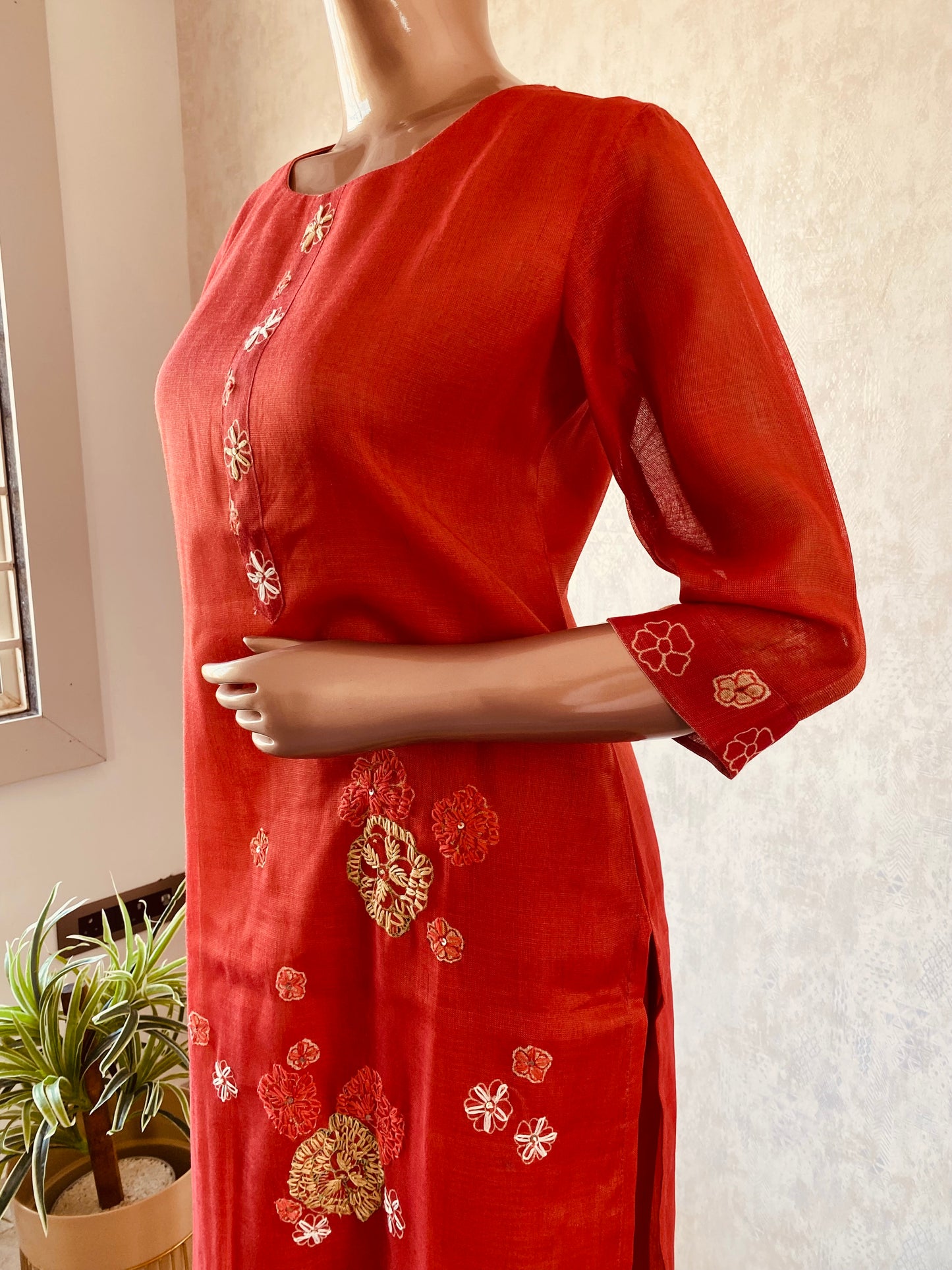 Shimmer Linen Suit Set with Kantha Embroidery