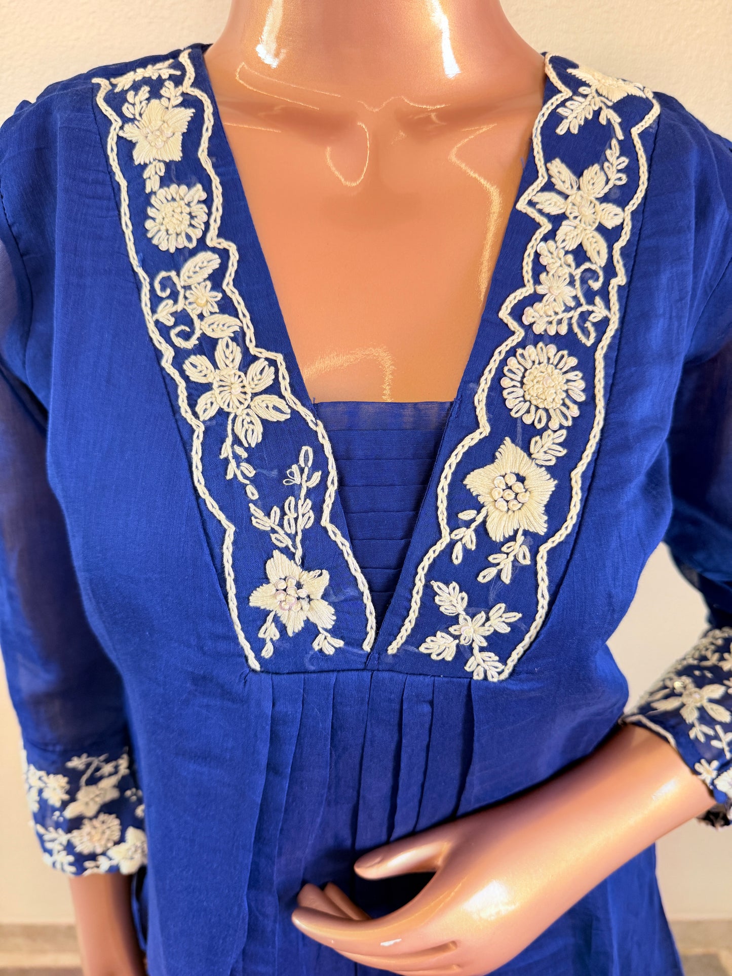 Mul chanderi Kurta Palazzo set with thread work