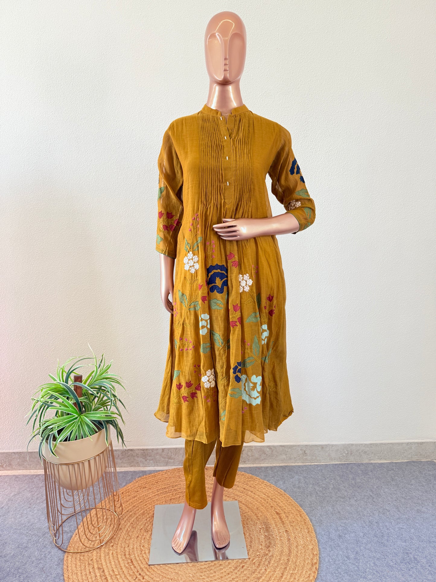 Mul Chanderi Suit Set with Appliqué Work