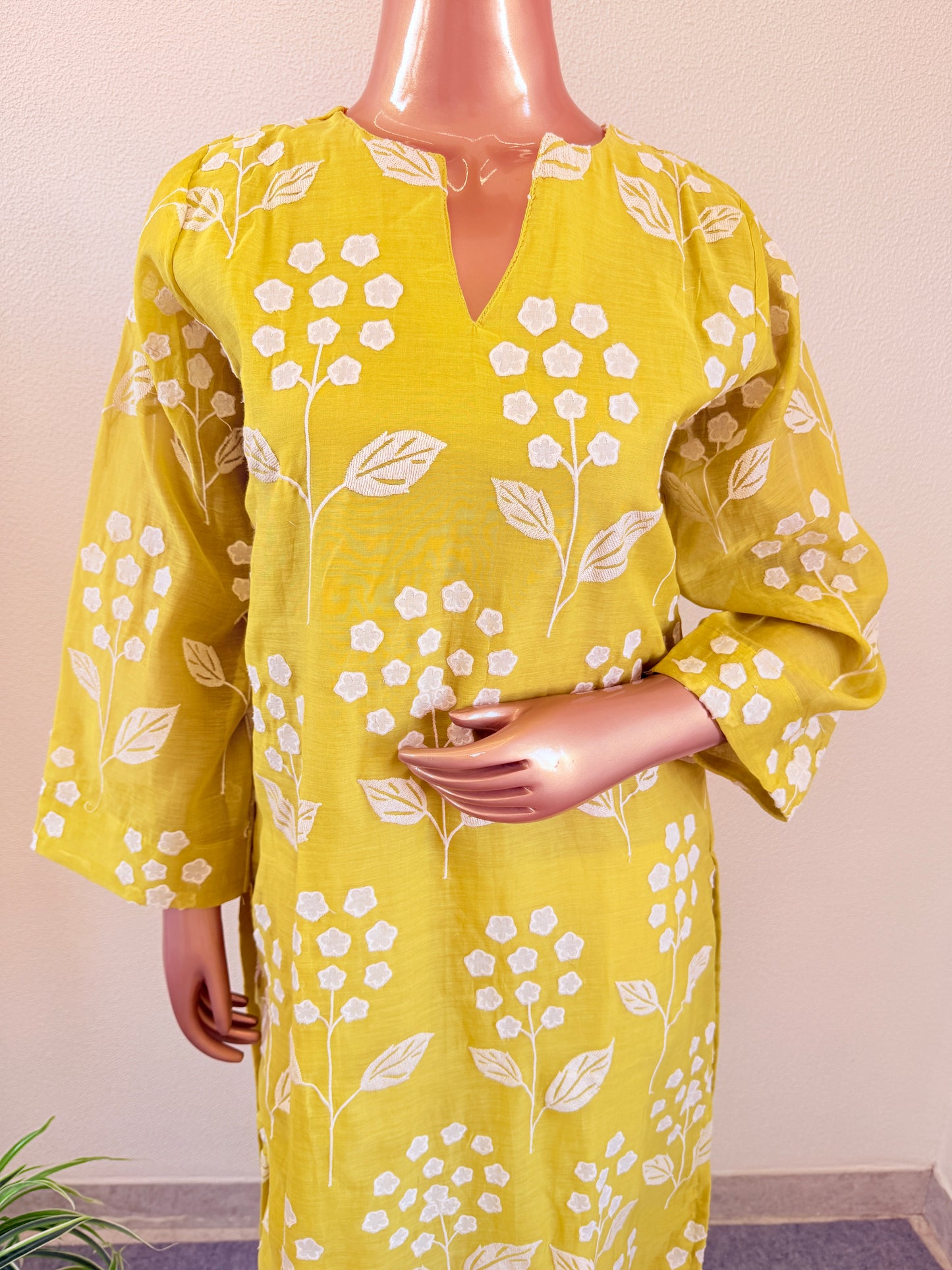 Alia Bhatta Applique Work Mul Chanderi Kurta Pant Set - Lemon