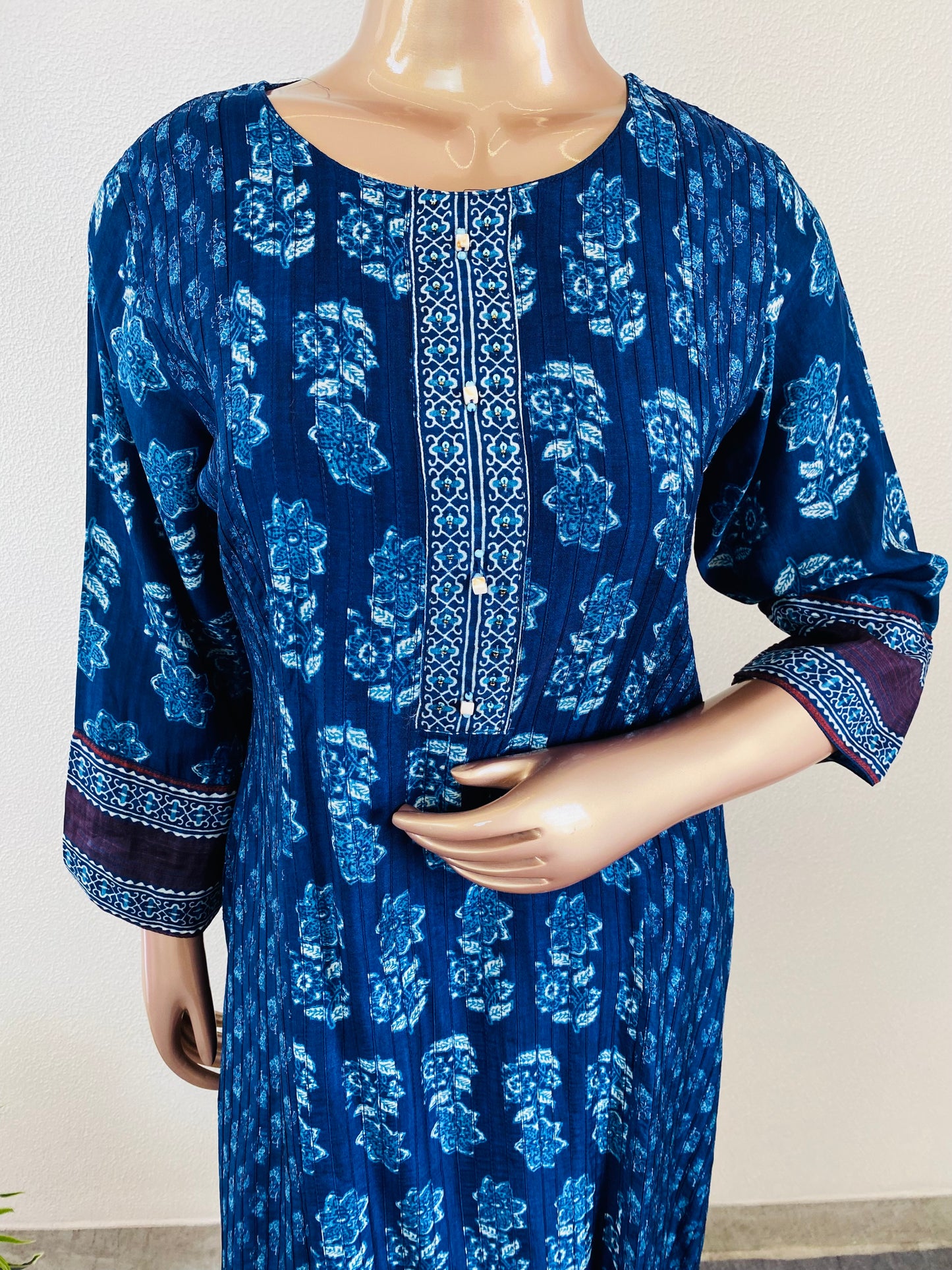 Digitally Printed Indigo Dola Silk Suit Set