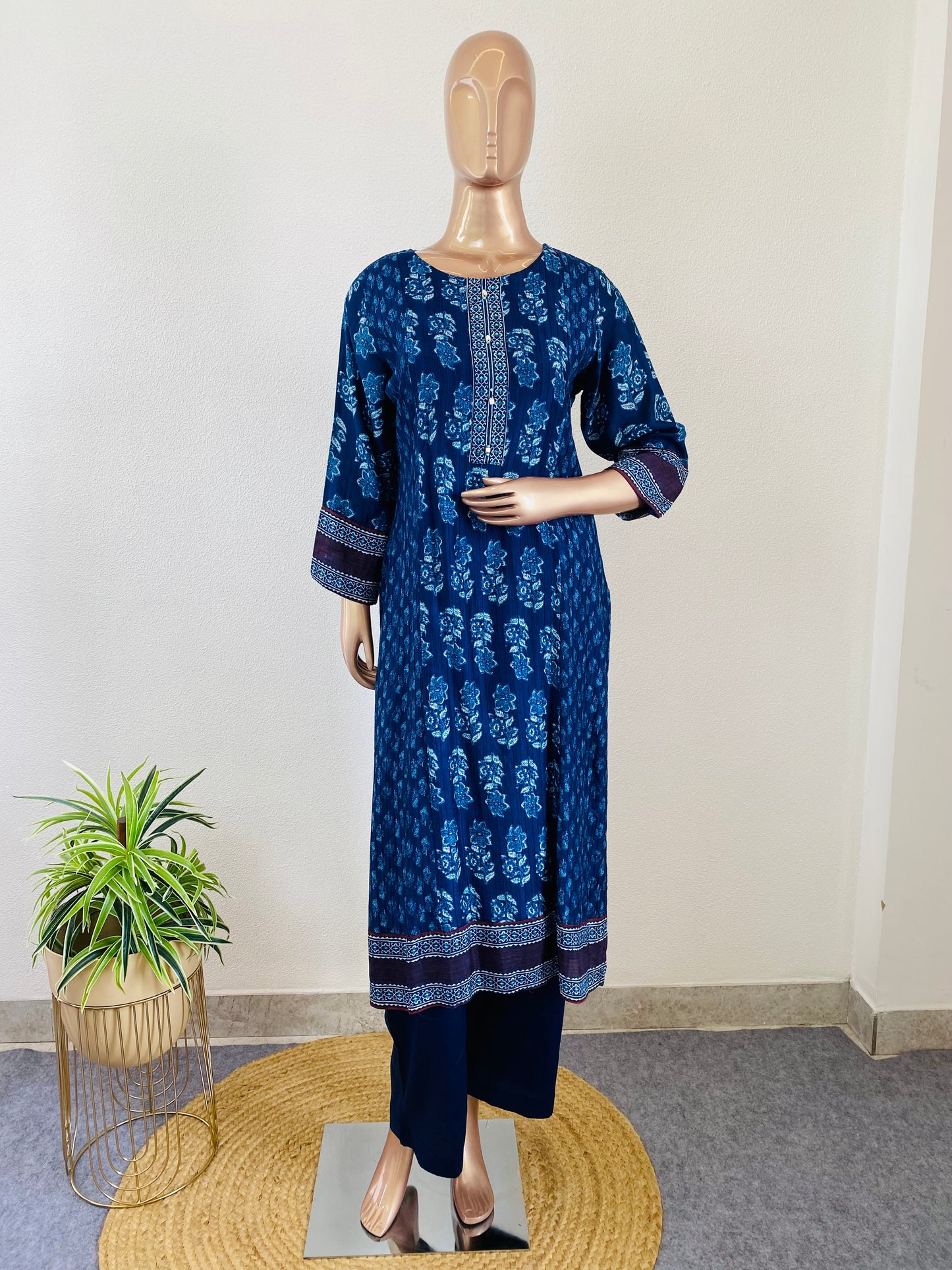 Digitally Printed Indigo Dola Silk Suit Set