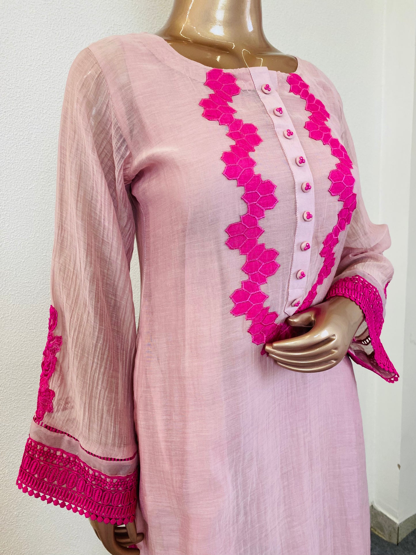 Mul Chanderi Suit Set with Appliqué & Lace Work