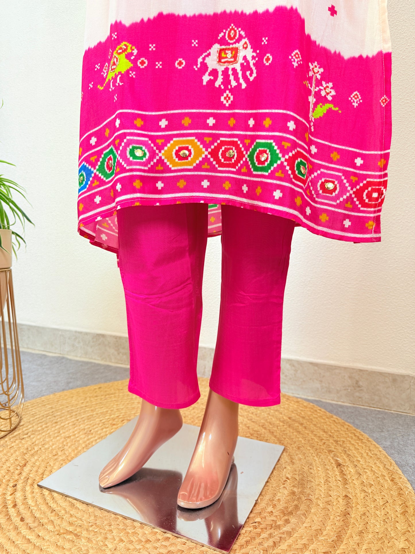 Patola Print Dola Silk Suit Set