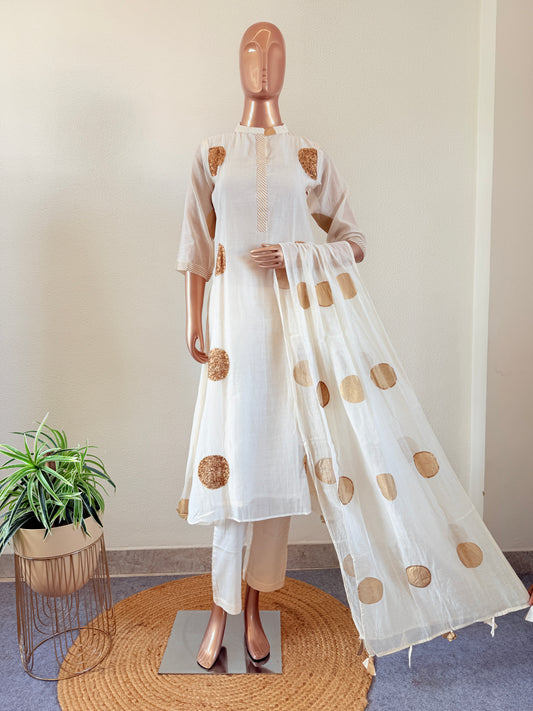 Mul chanderi Suit Set with Sequin Polka Detailing