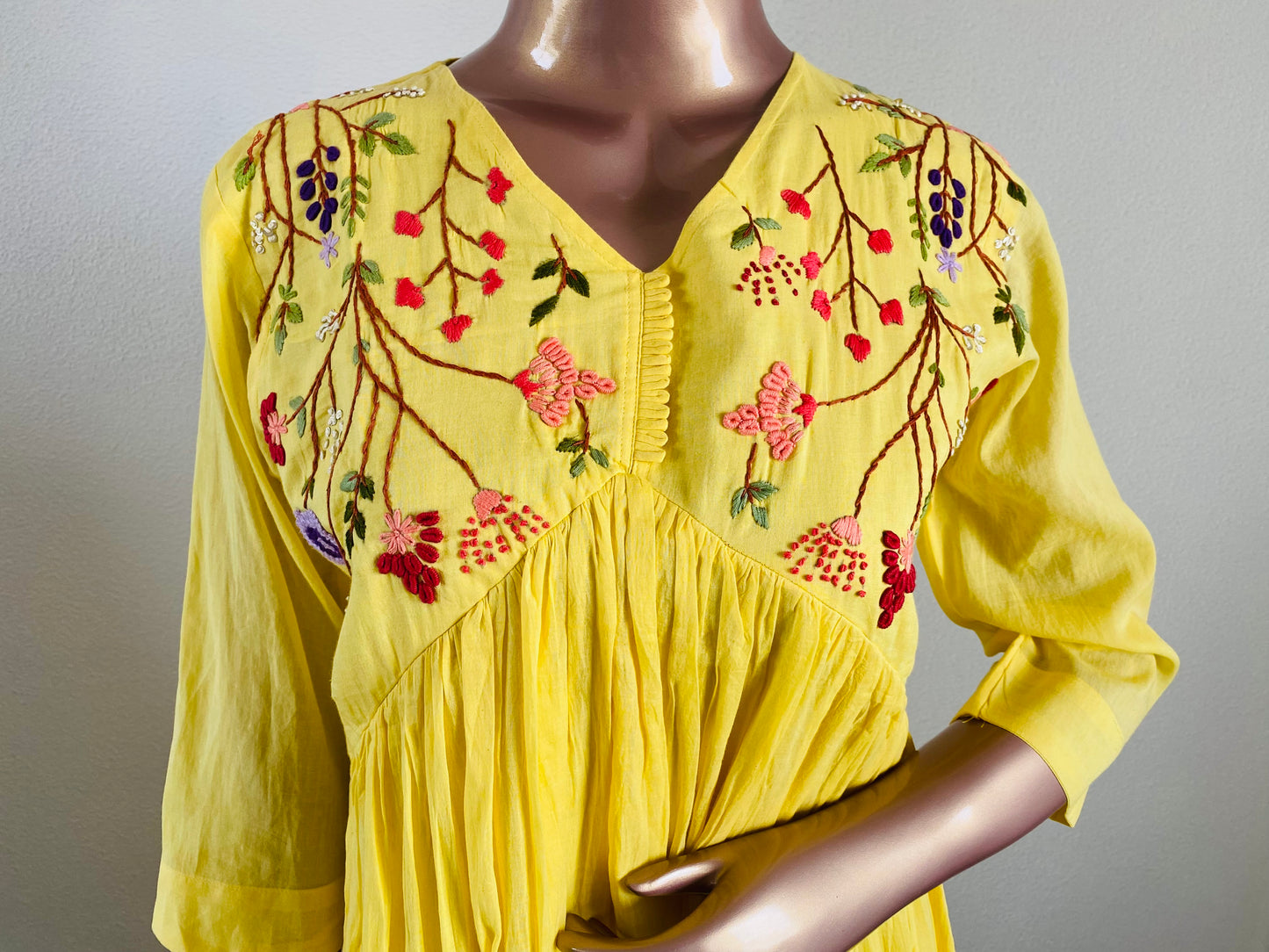 Hand Embroidered Mul Cotton Ombre Kurta Pant Set