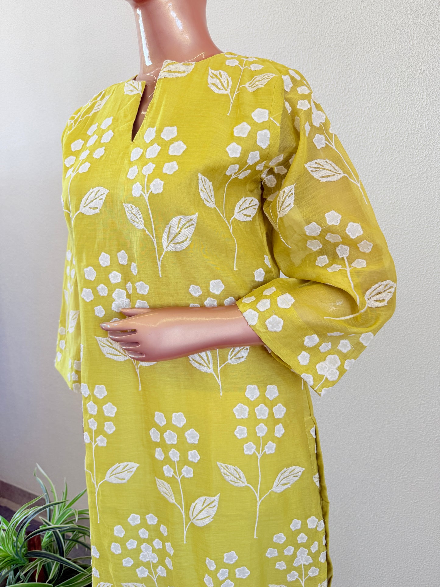 Alia Bhatta Applique Work Mul Chanderi Kurta Pant Set - Lemon