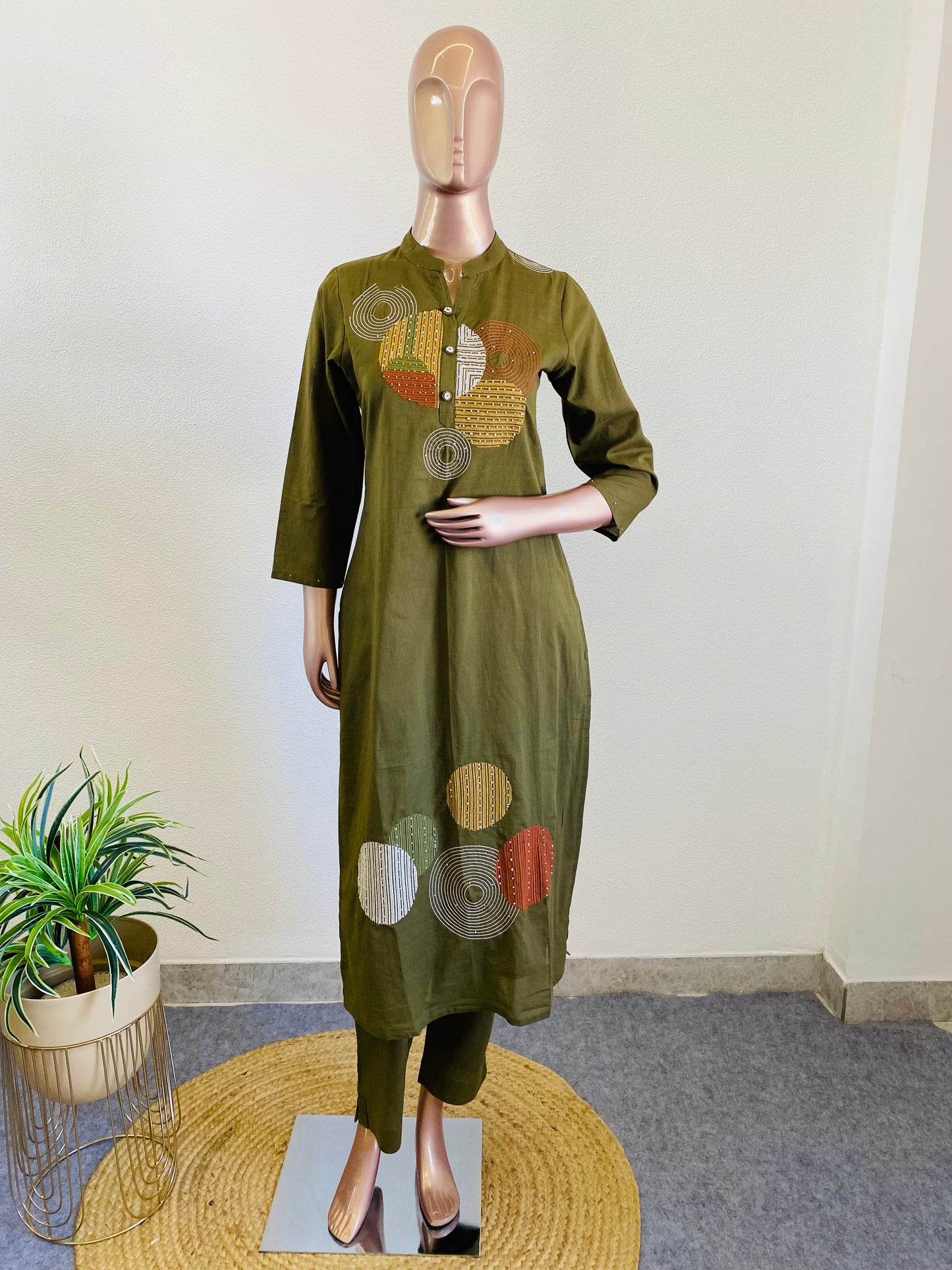 Circular embroidered Cotton Kurta Pant Set- Green