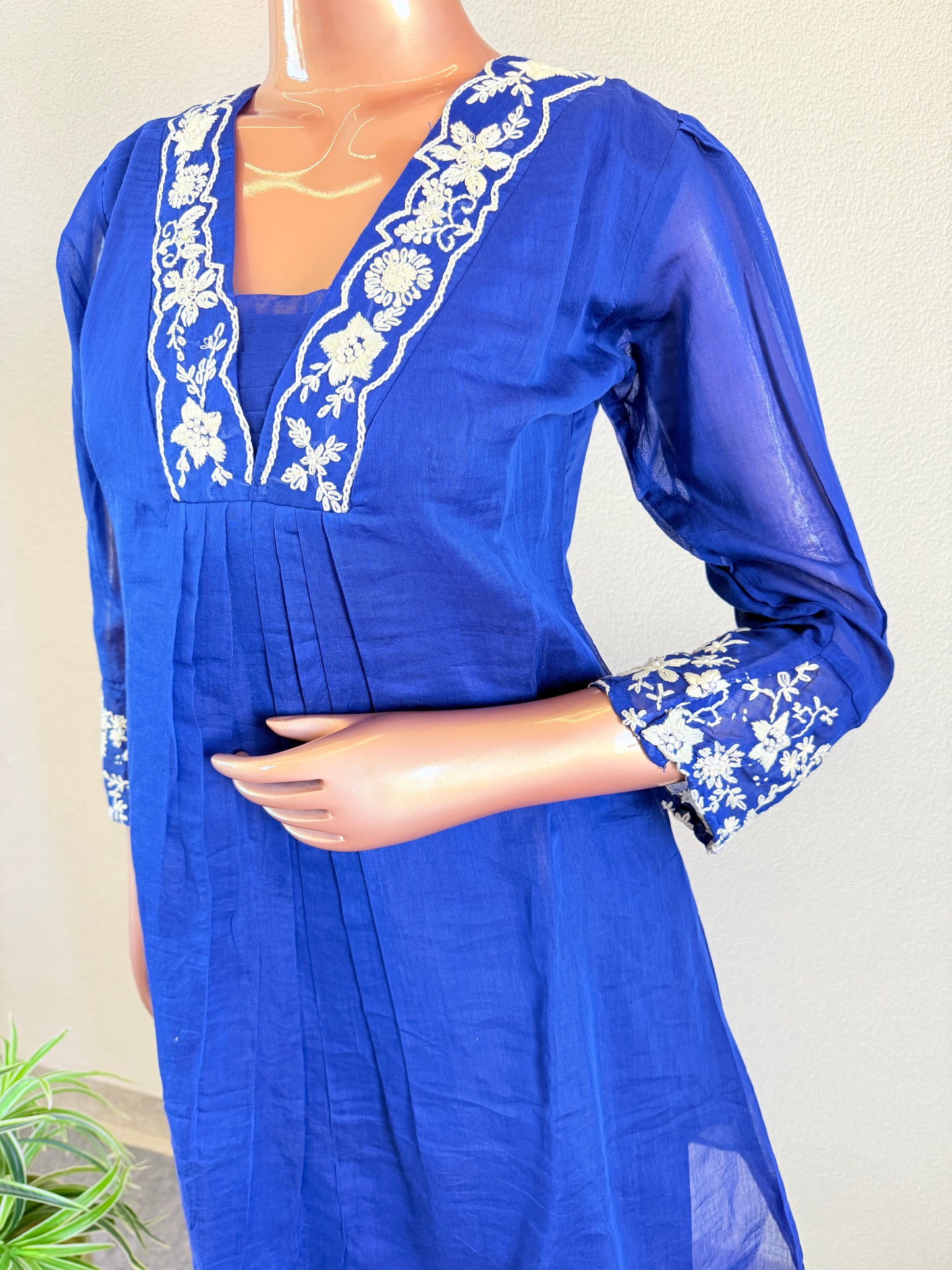 Mul chanderi Kurta Palazzo set with thread work