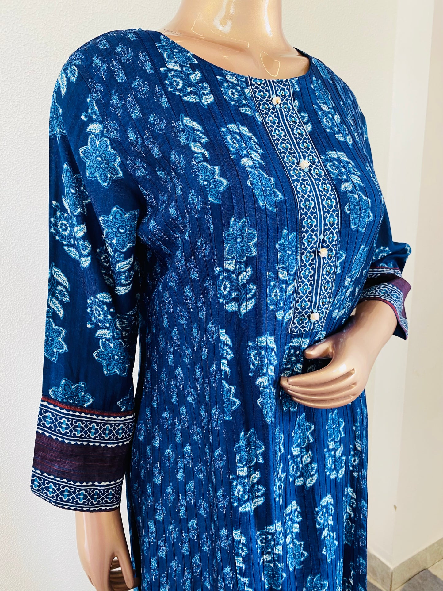 Digitally Printed Indigo Dola Silk Suit Set