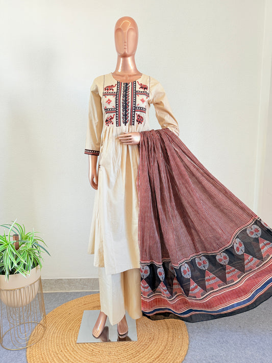 Front Pocket Gamthi Ajrakh Print Suit Set