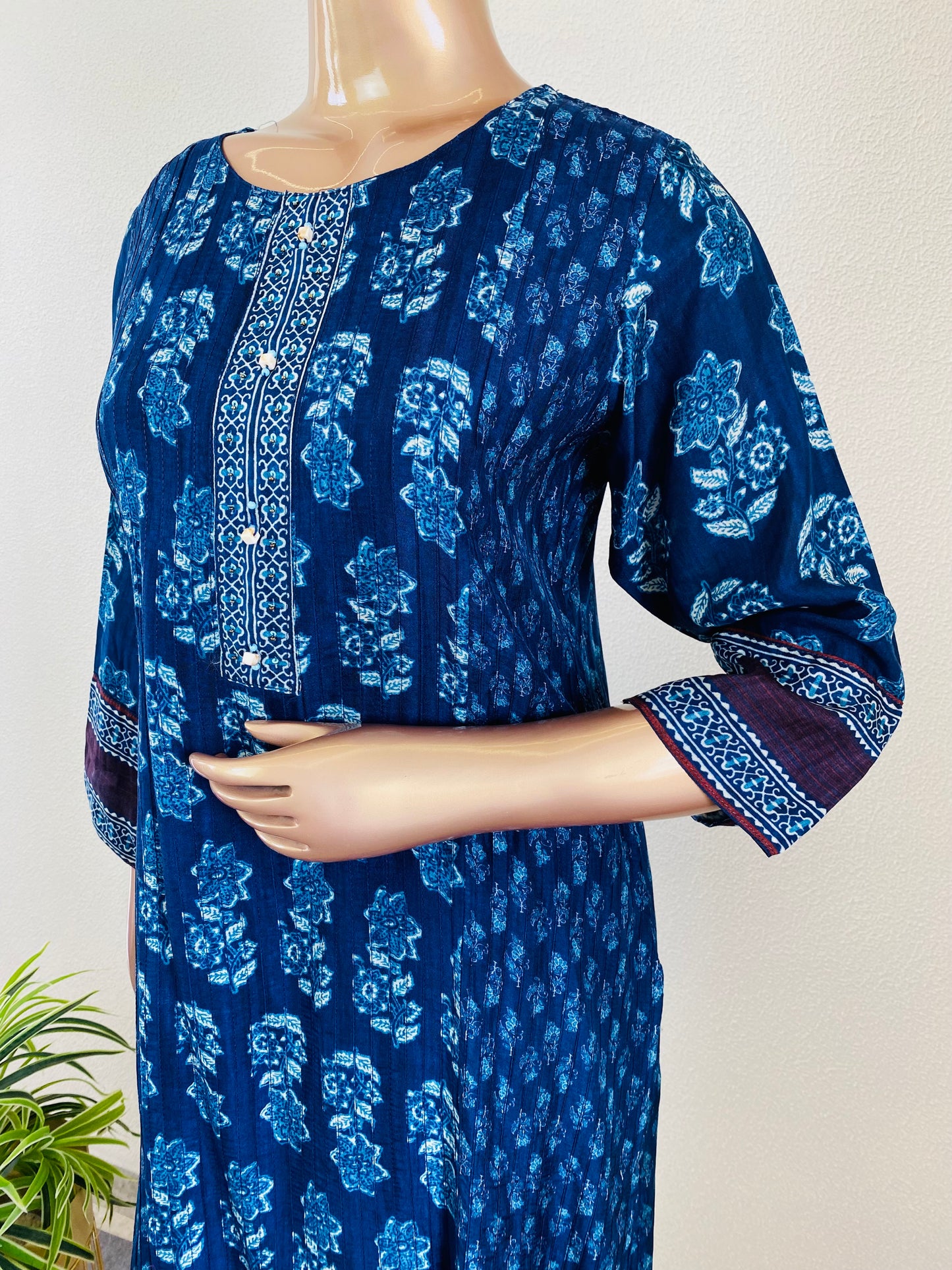 Digitally Printed Indigo Dola Silk Suit Set