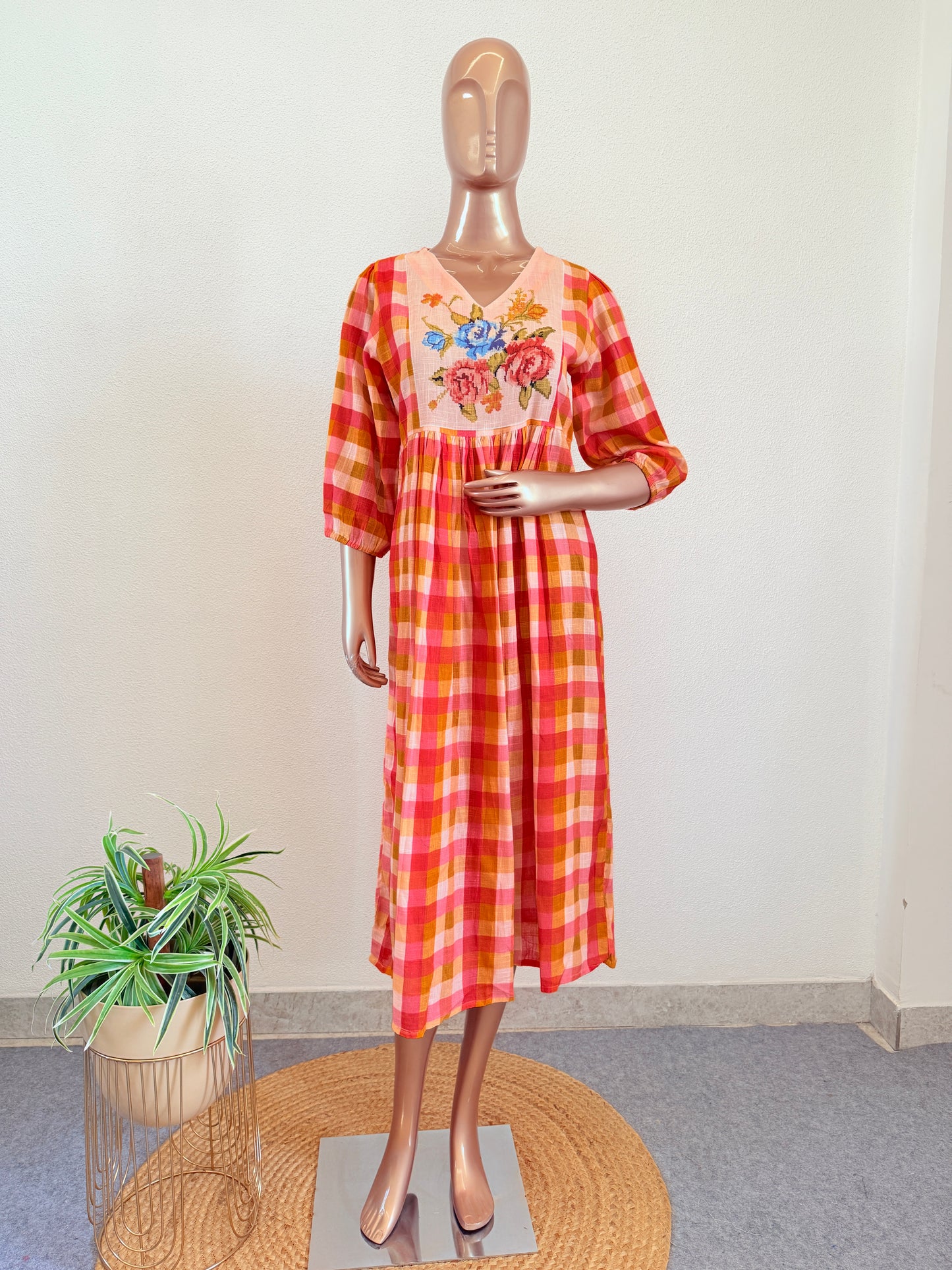 Bright Checkered V-Neck Flared Tunic with Colorful Rose Motif