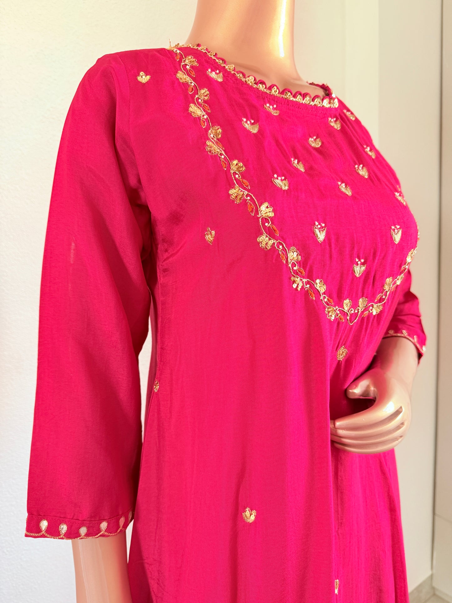 Hand Embroidered Dola Silk Suit Set with Dual Shade Organza Dupatta