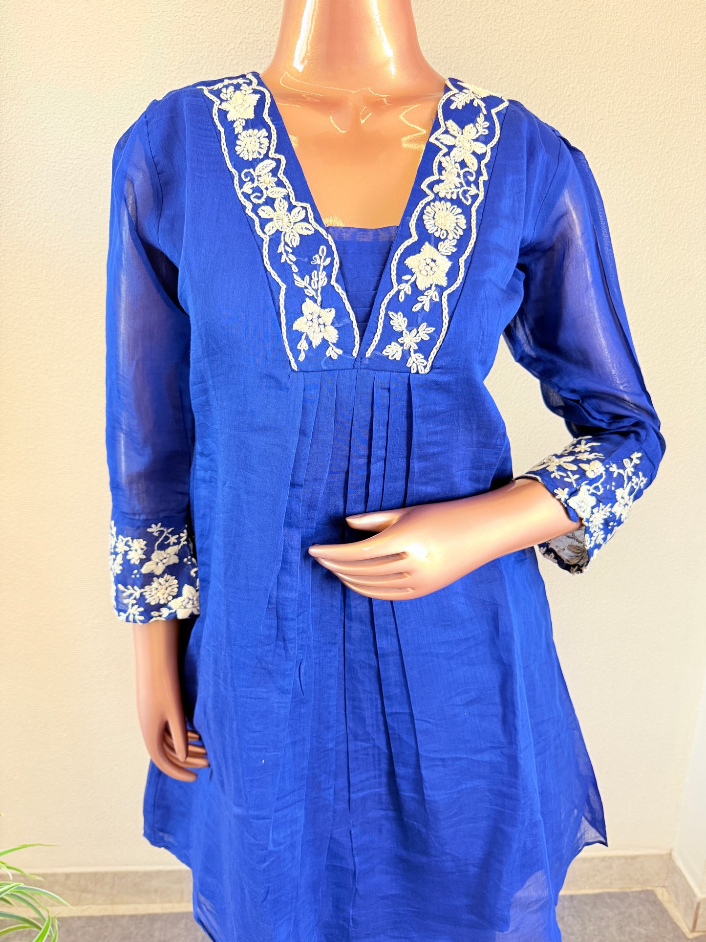 Mul chanderi Kurta Palazzo set with thread work