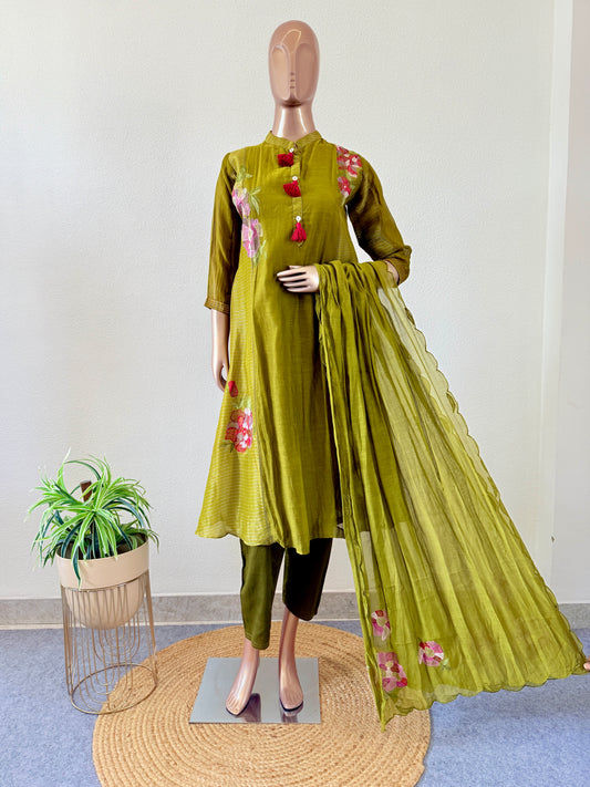 Mul Chanderi Suit Set with Tissue Panel