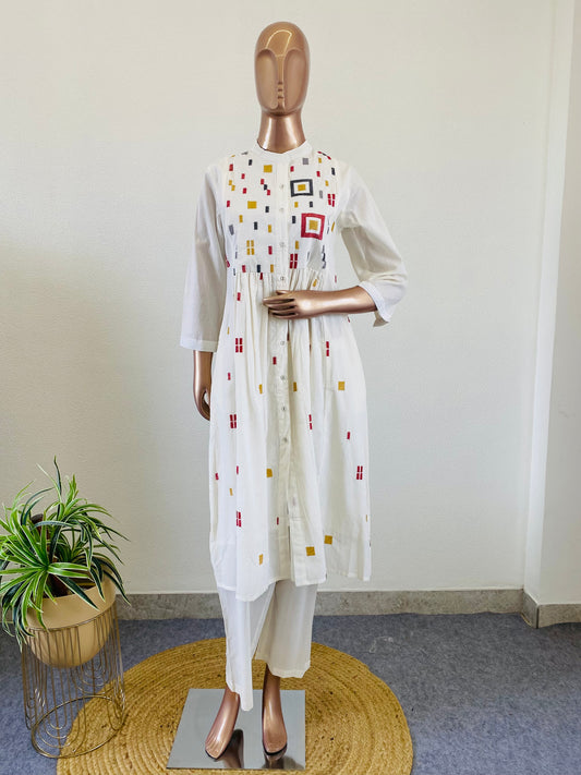 Thread Embroidered Kurta Pant Set with openable buttons